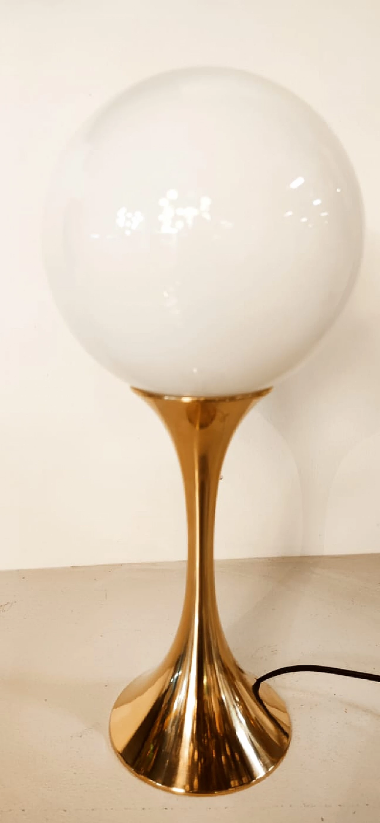 Brass table lamp with white glass sphere, 1970s 8