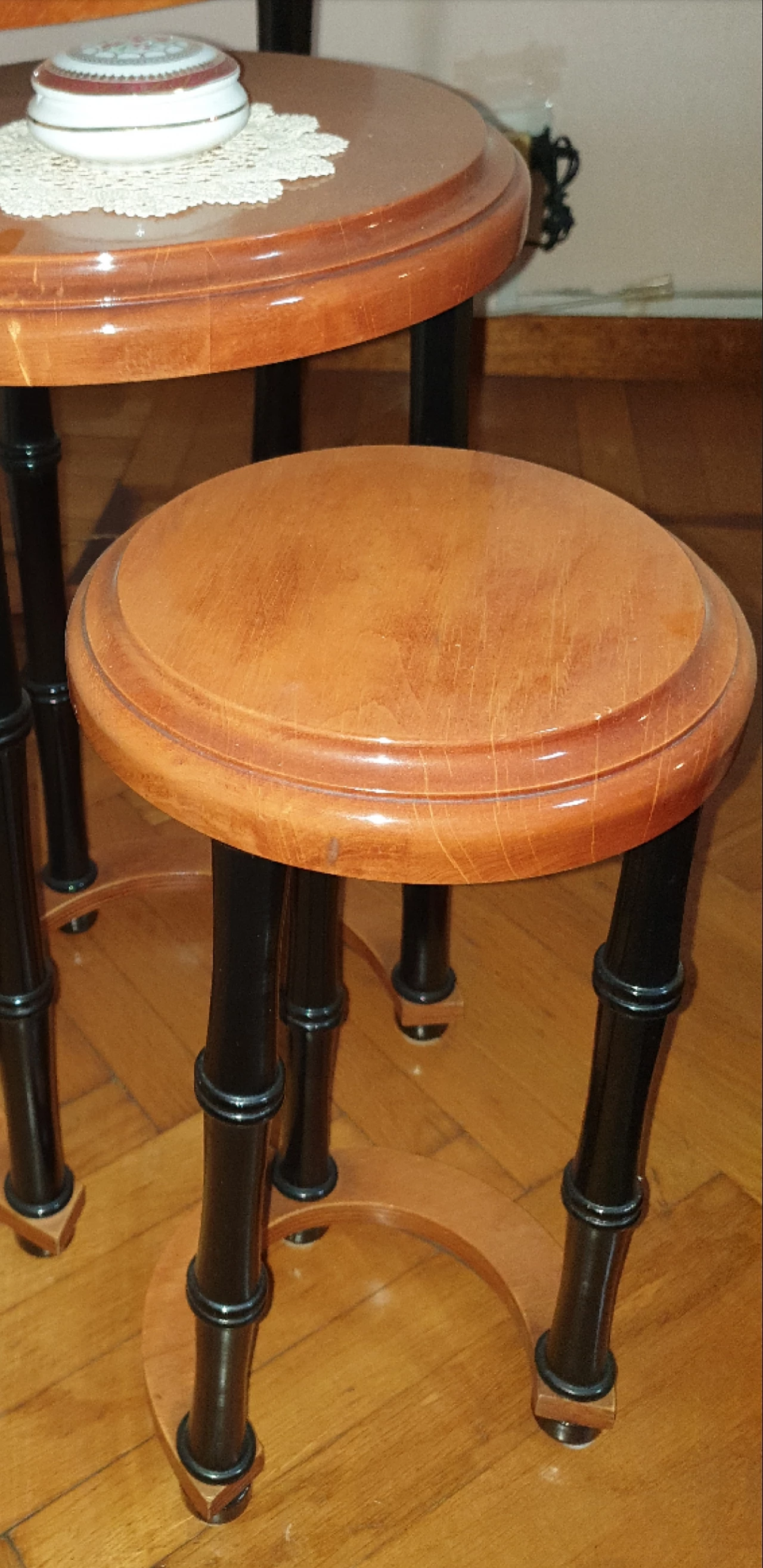 3 Wood nesting tables with ebonized bamboo-effect legs 2