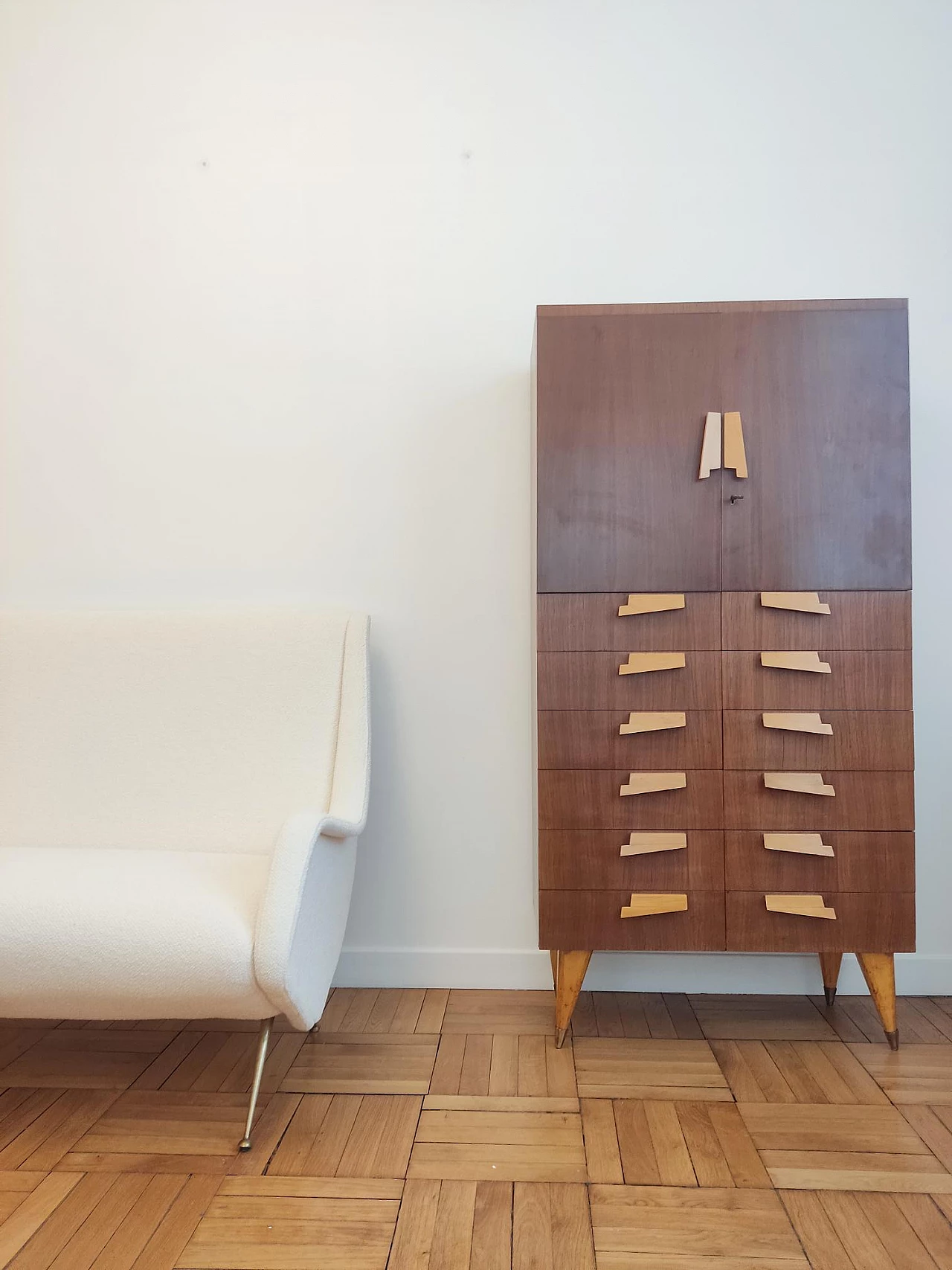 Tall sideboard with drawers and doors in the style of Gio Ponti, 1960s 1