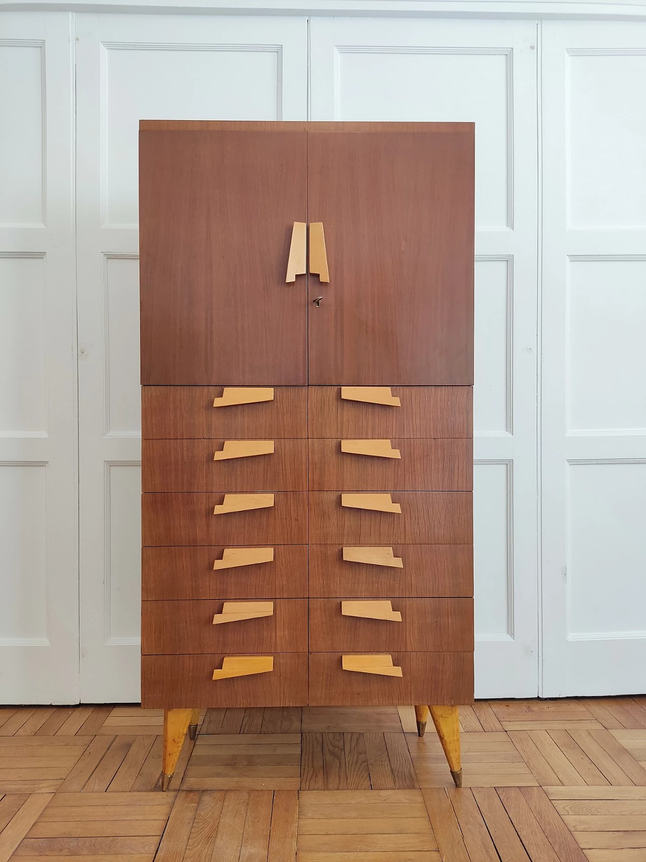 Tall sideboard with drawers and doors in the style of Gio Ponti, 1960s 2