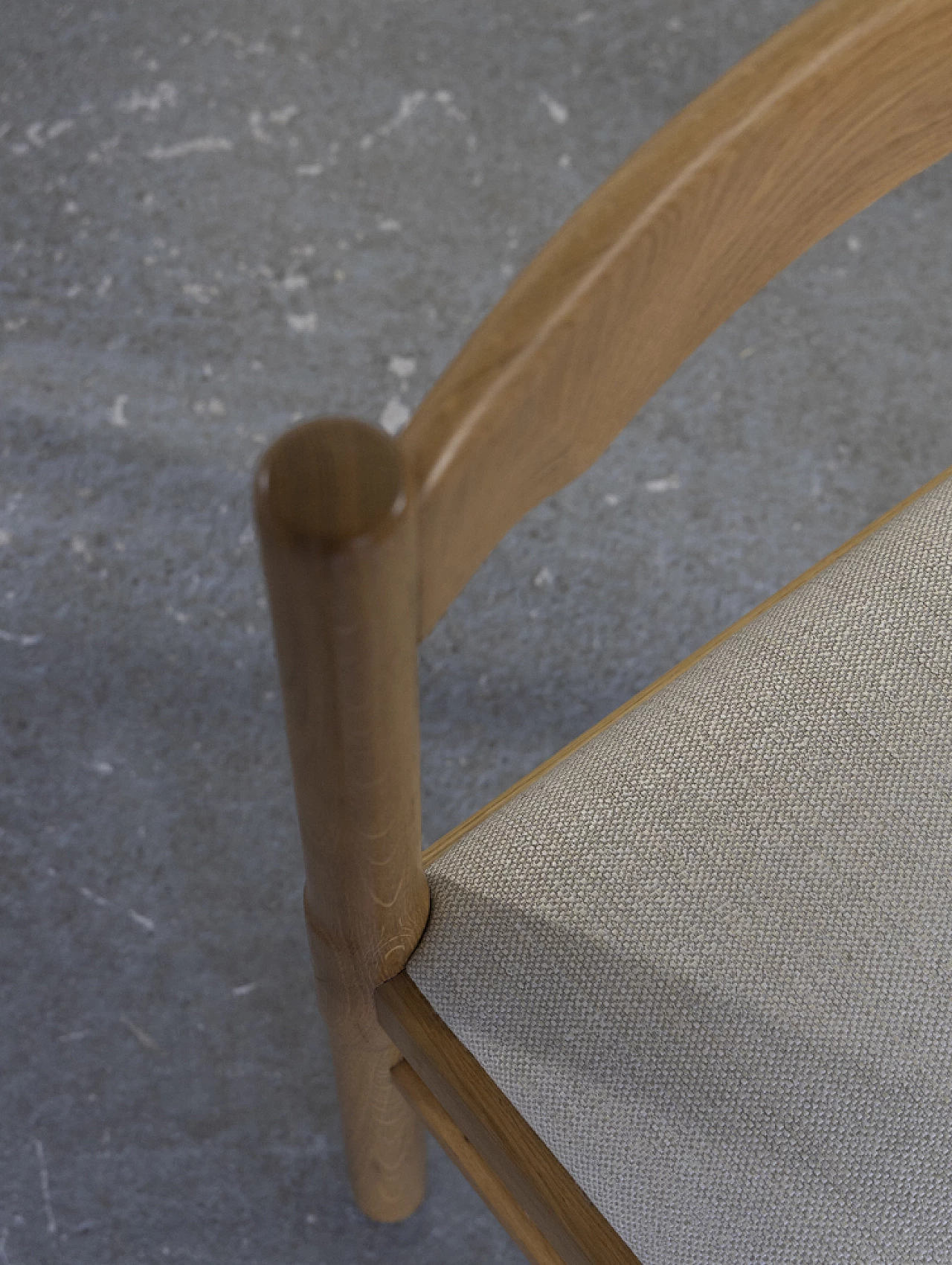 12 oak and fabric chairs, 1970s 9