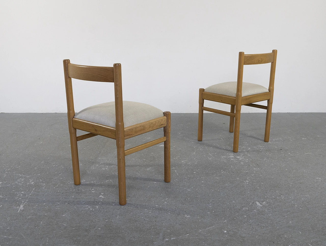 12 oak and fabric chairs, 1970s 22