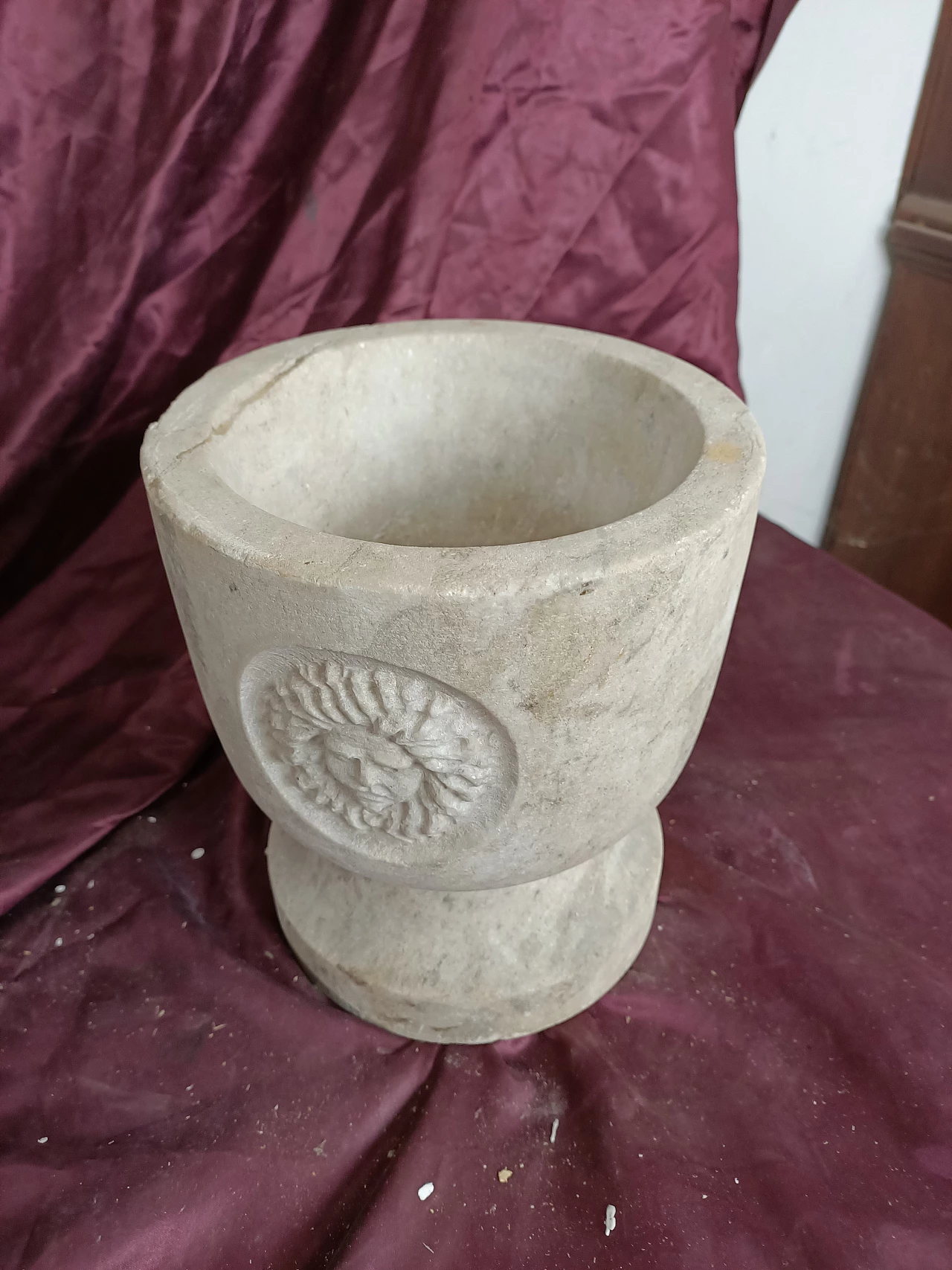 Carrara marble apothecary mortar, early 19th century 5