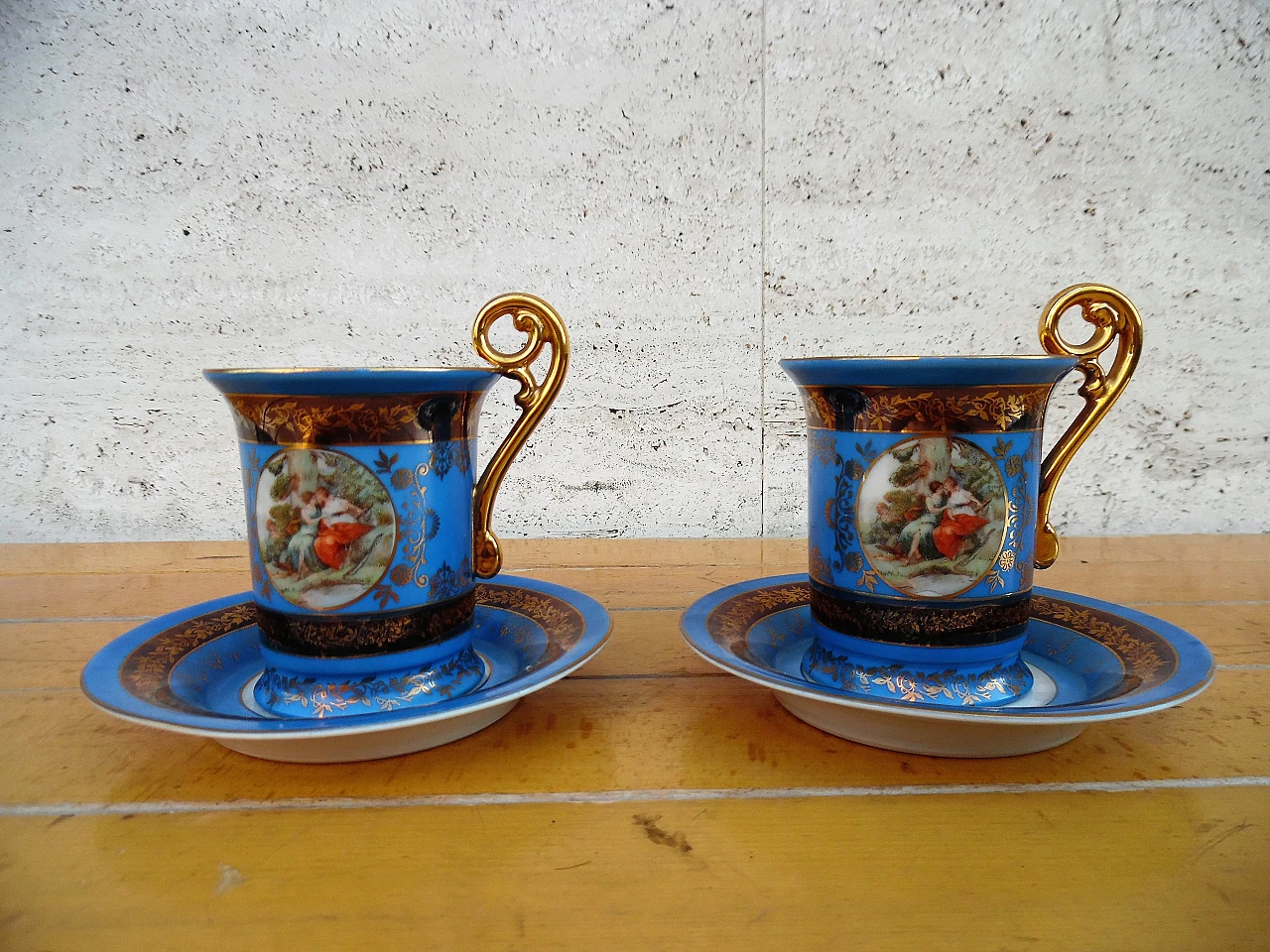 Pair of cups with saucer, 1940s 3