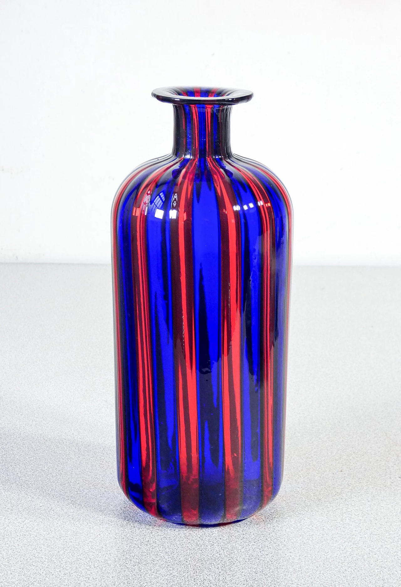 Murano blown glass reed vase in the style of Paolo Venini, 1950s 2