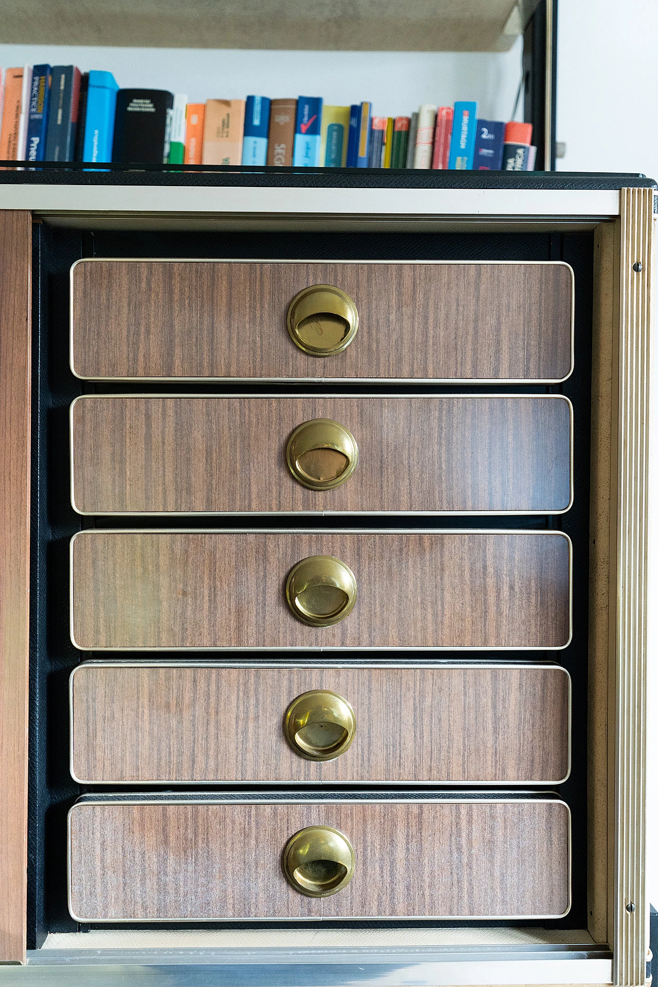 Modular wooden bookcase attributed to Umberto Mascagni, 1960s 2