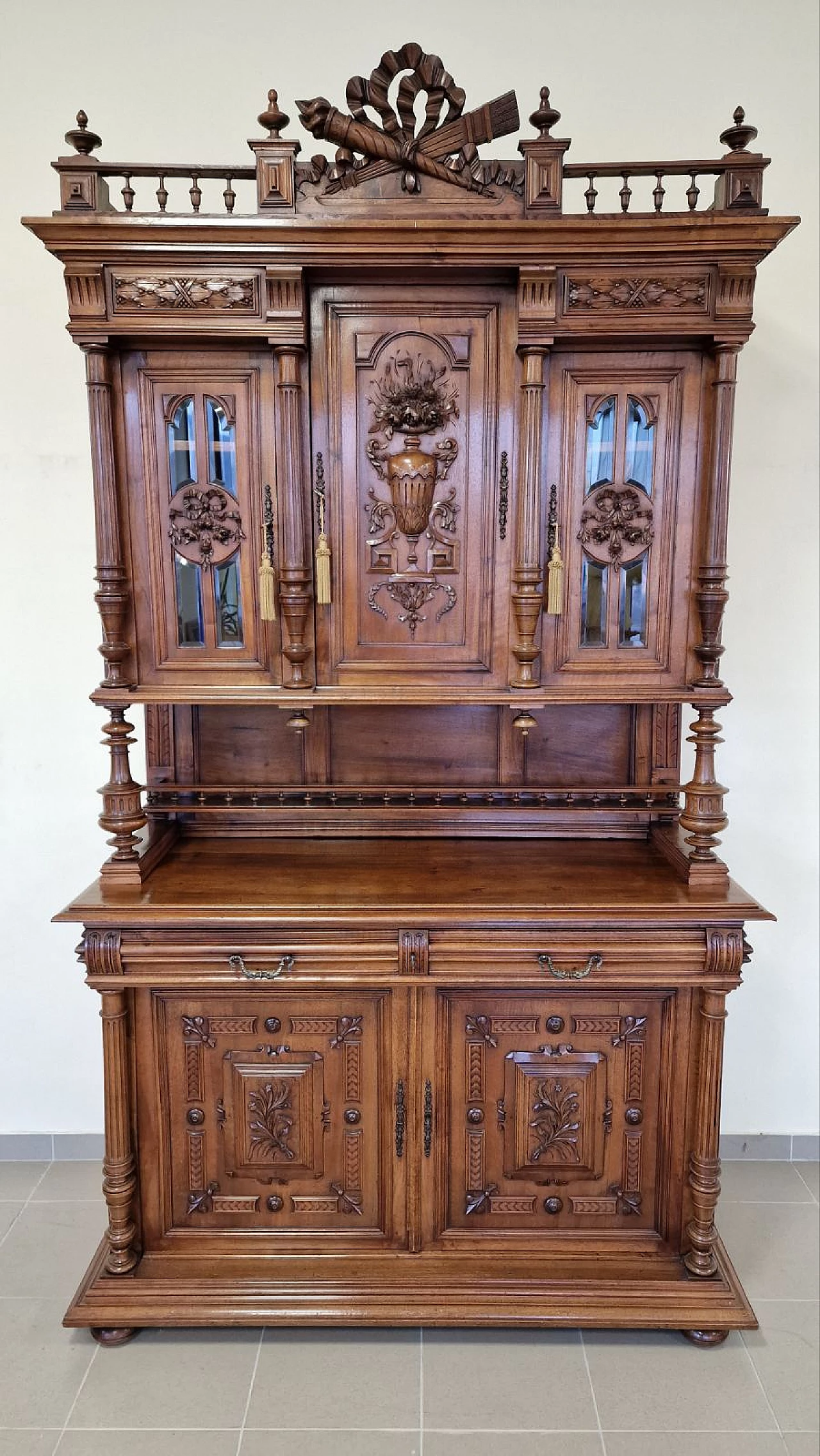 Henry II style walnut sideboard, 19th century 6