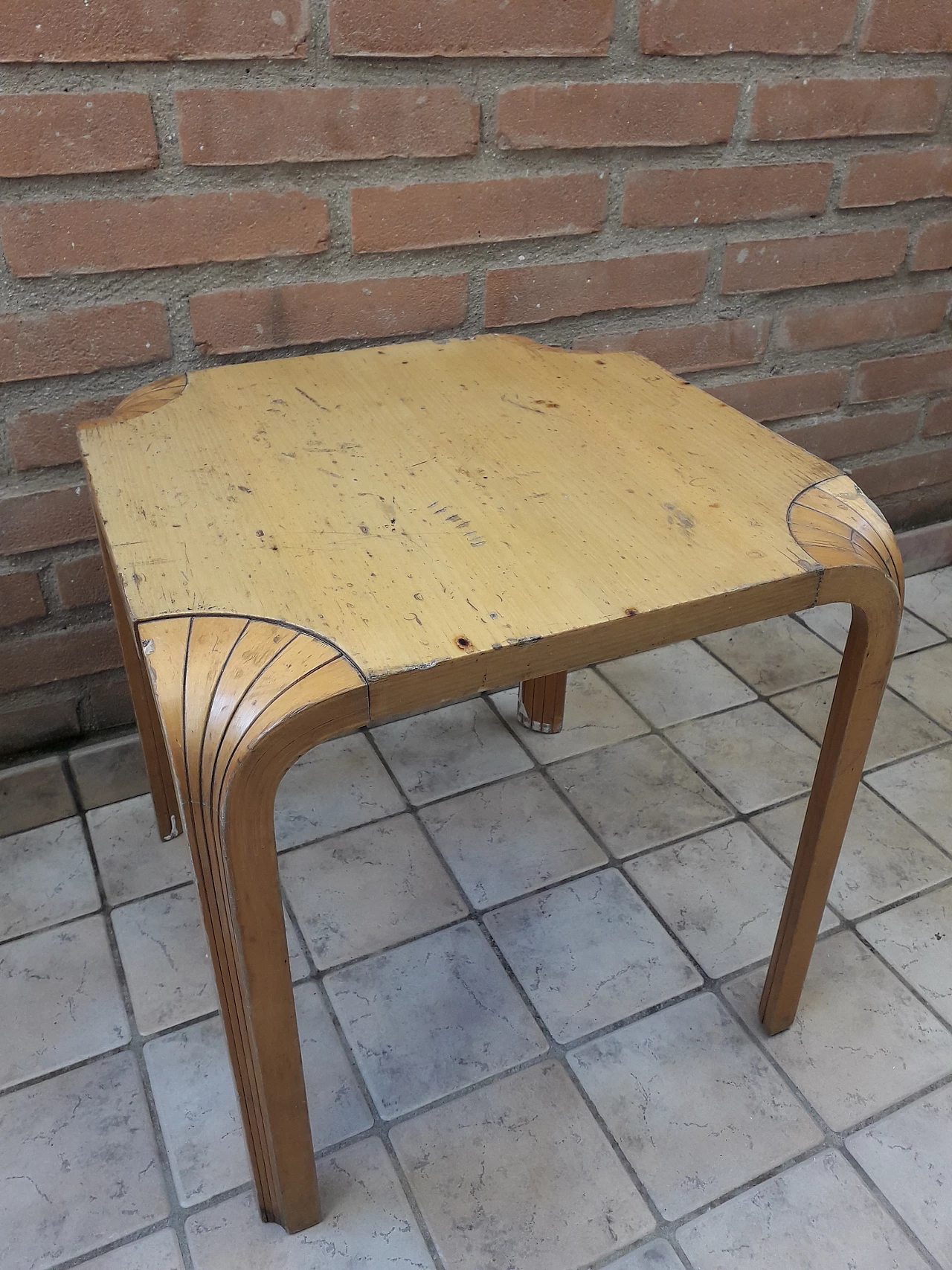 Curved birch wood coffee table by Alvar Aalto for Artek, 1940s 4