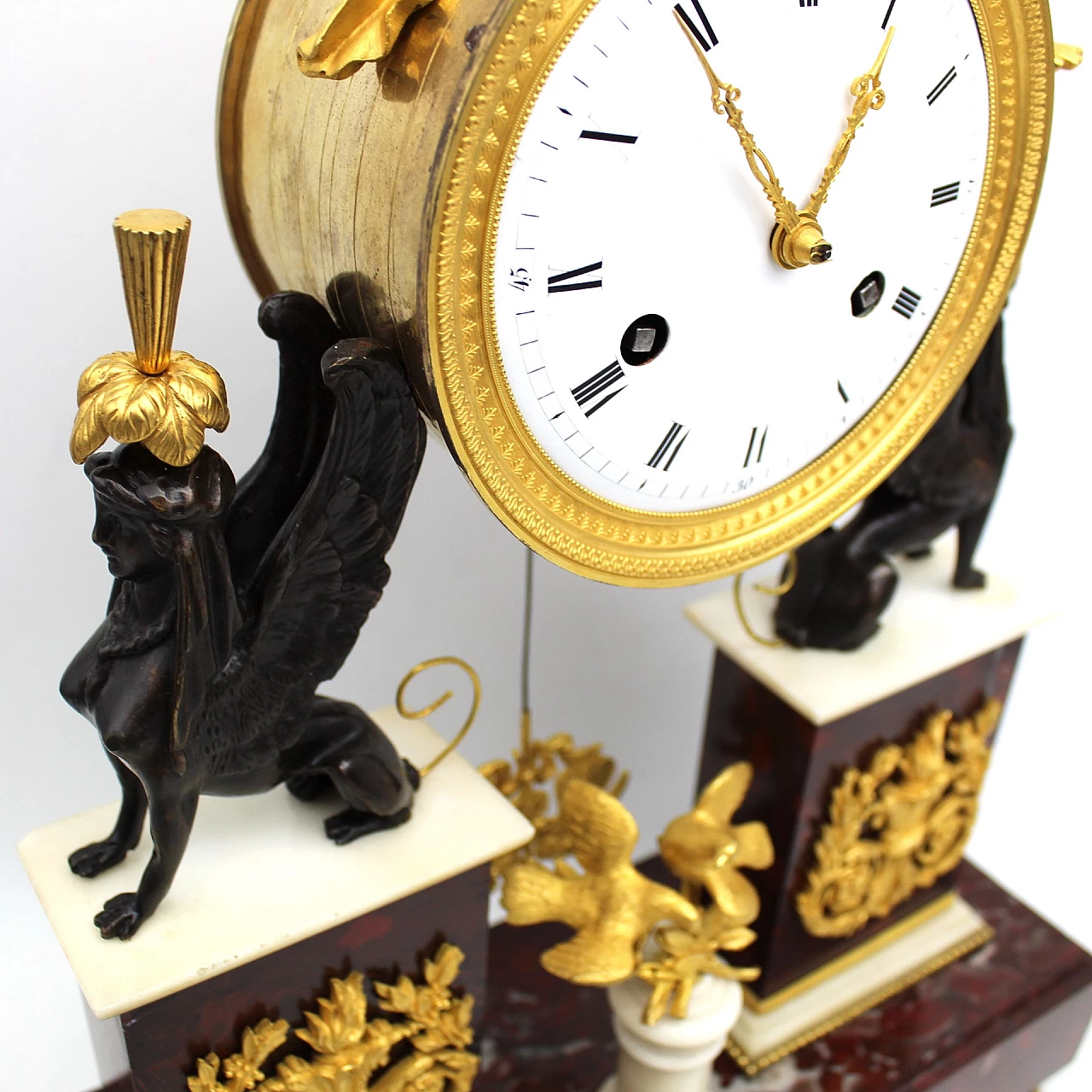 Directoire bronze and marble table pendulum clock, late 18th century 2