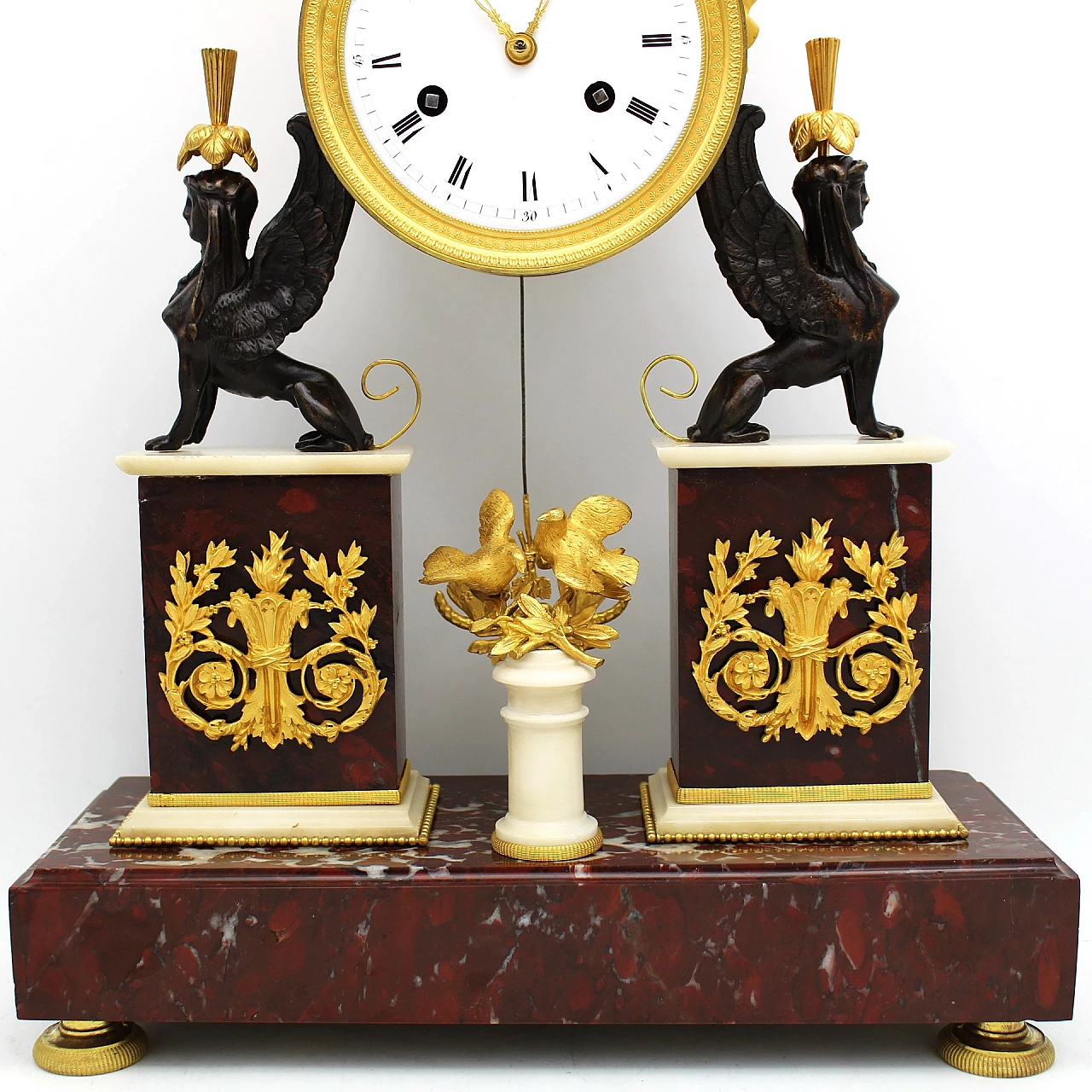 Directoire bronze and marble table pendulum clock, late 18th century 3