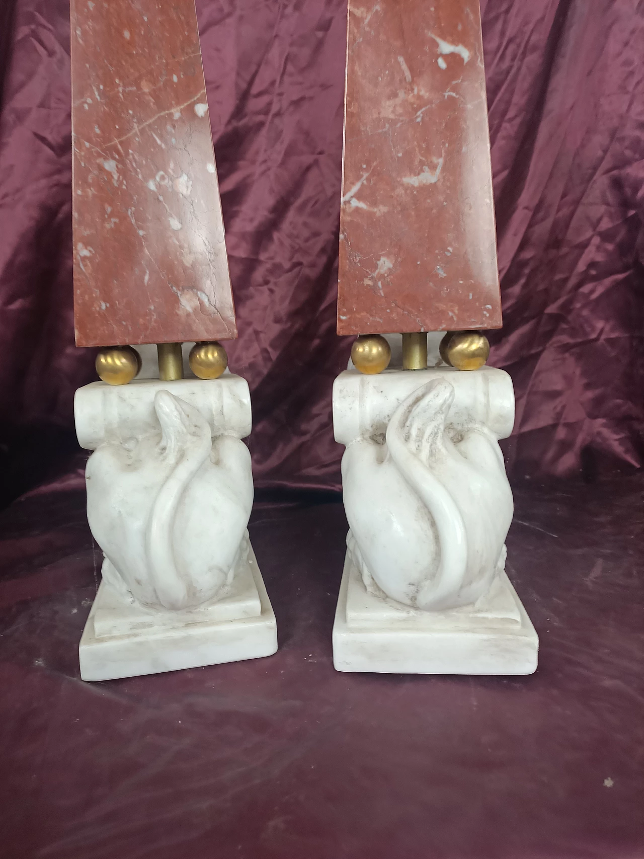 Pair of red and white marble obelisks with sphinx, early 20th century 1