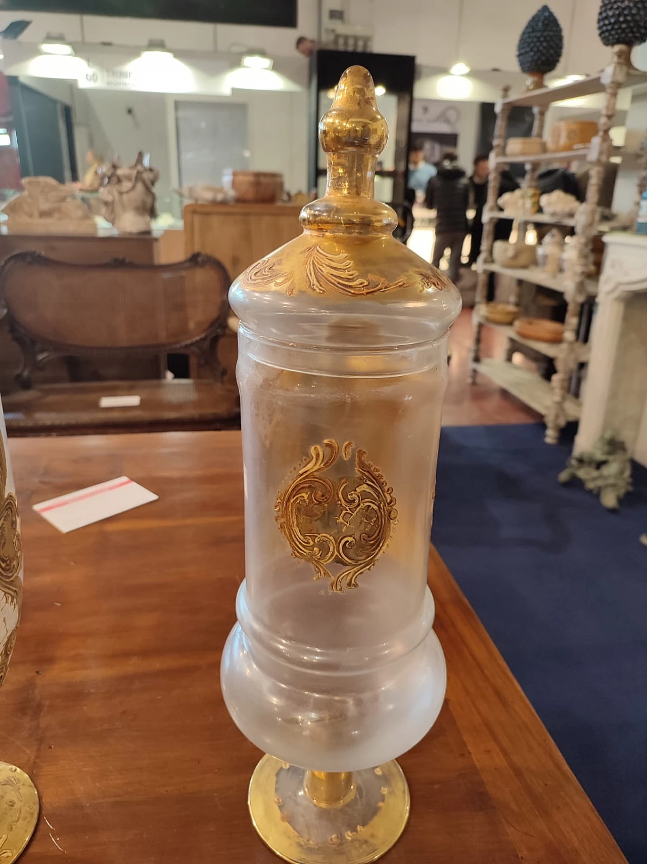 Painted and gilded blown glass apothecary vase, early 20th century 6