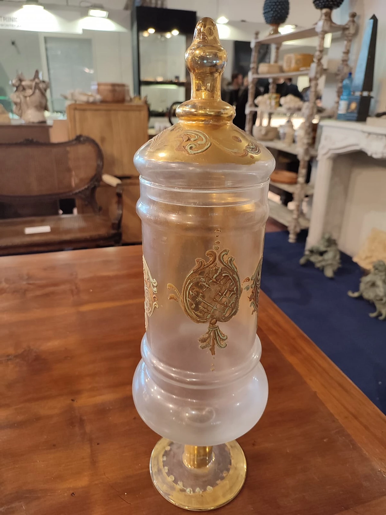 Painted and gilded blown glass apothecary vase, early 20th century 7