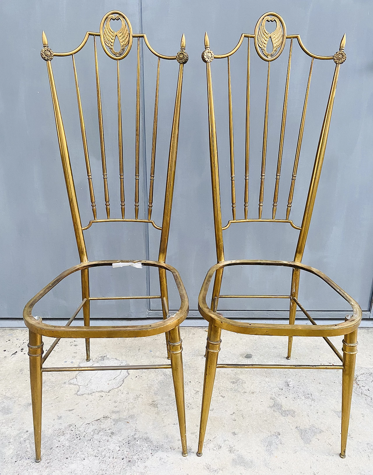 Pair of Chiavarine brass chairs by Gaetano Descalzi, 1950s 4