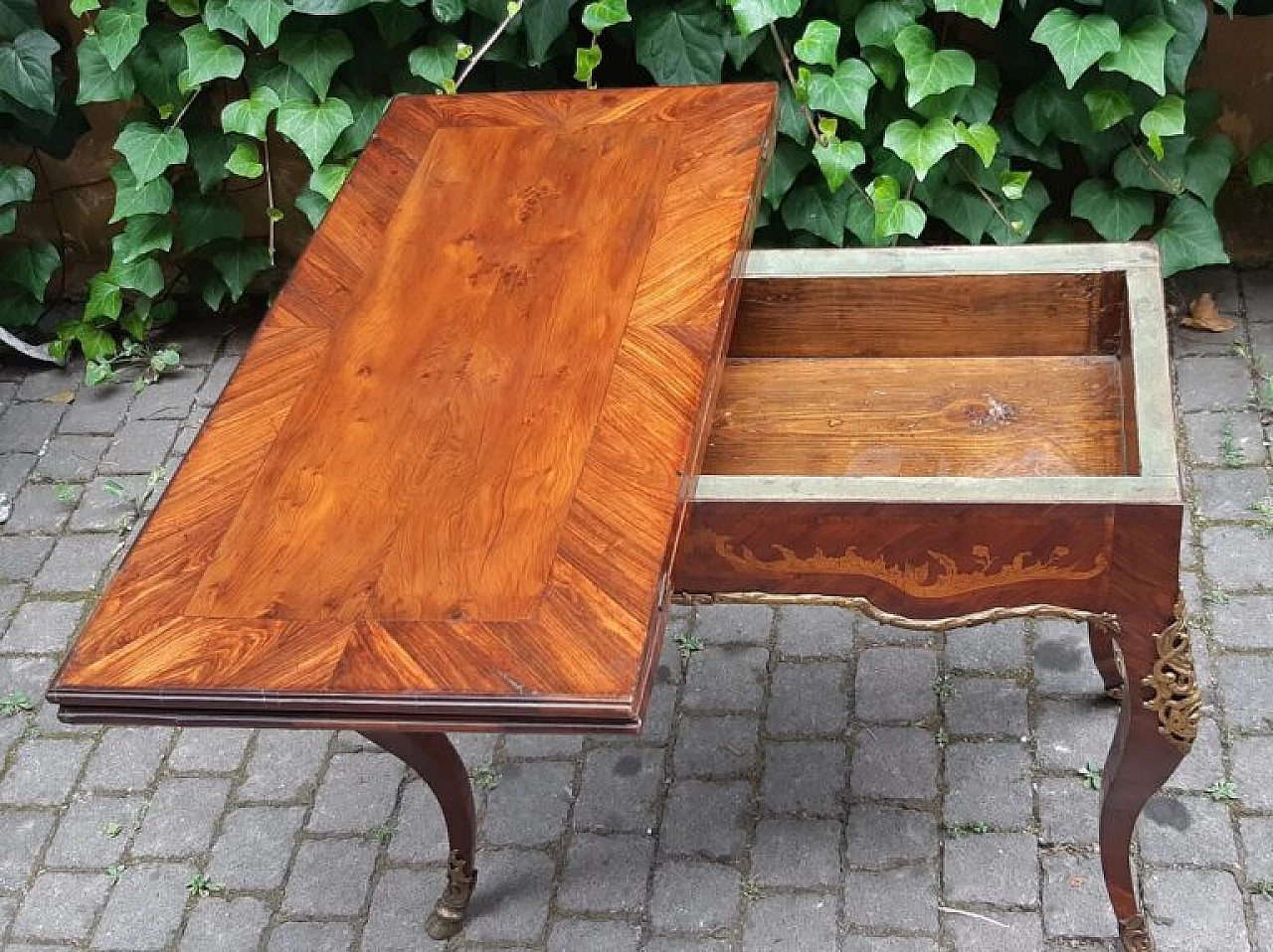 Walnut and olive briar game table, mid-20th century 2