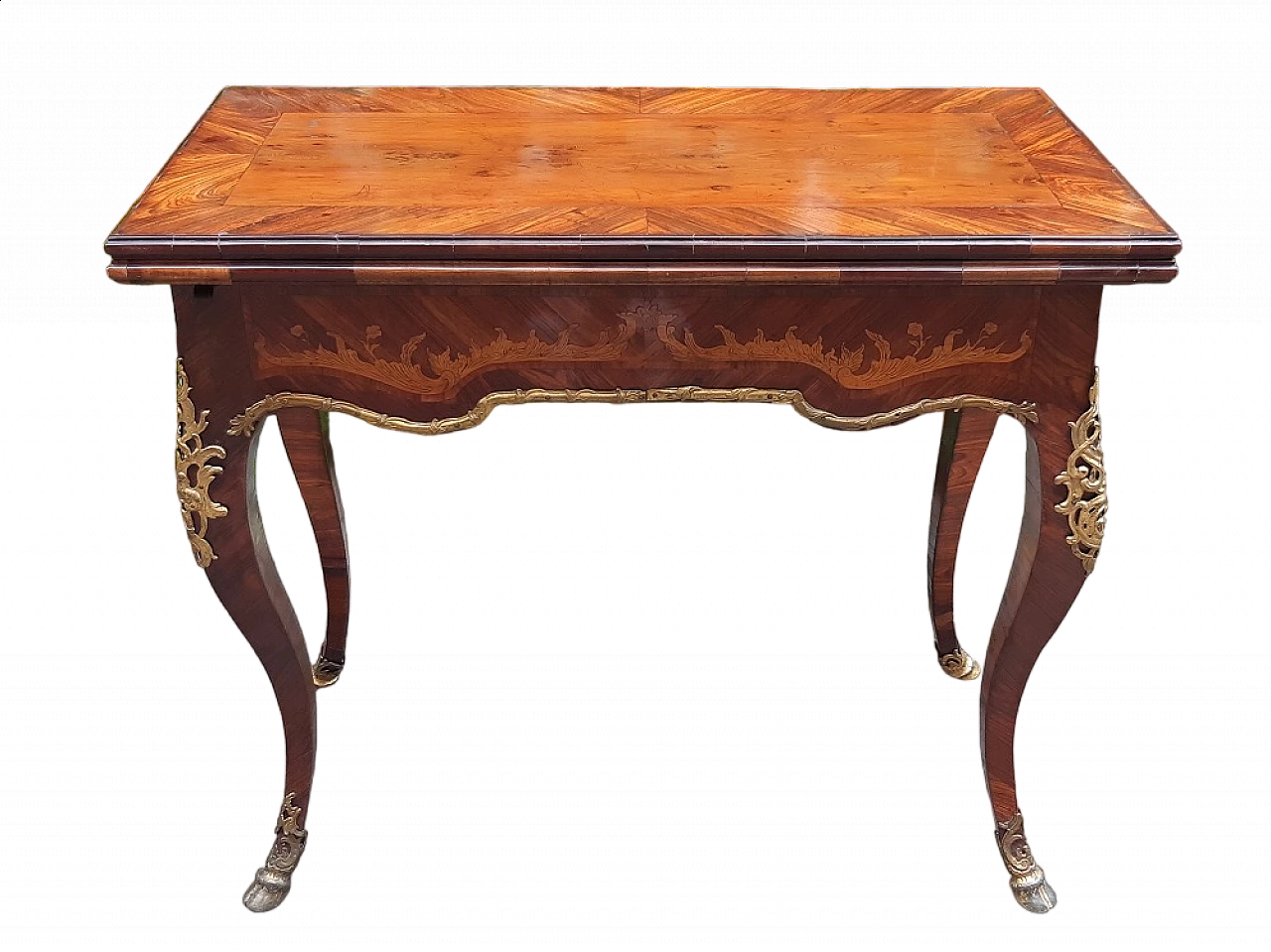 Walnut and olive briar game table, mid-20th century 8