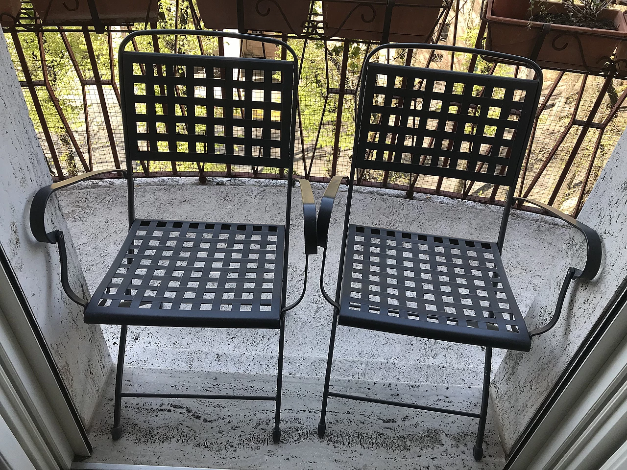 Springtime PT folding chair with armrests 2