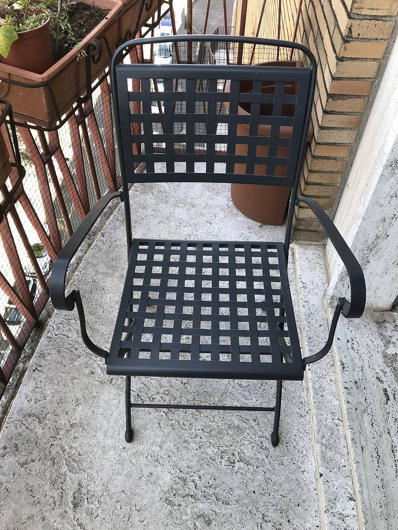 Springtime PT folding chair with armrests 3