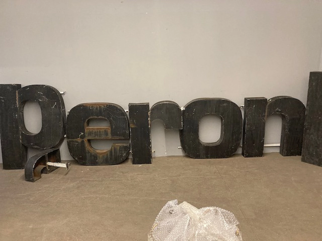 Peroni metal sign letters, 1950s 3