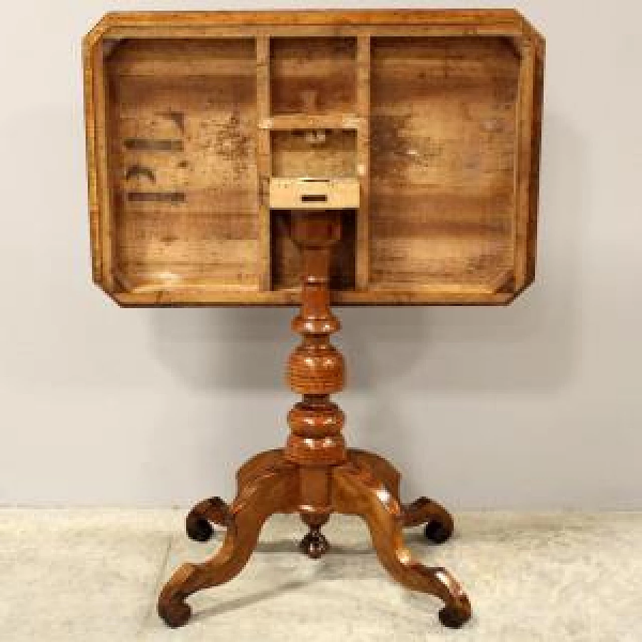 Rolo inlaid walnut coffee table, 19th century 5