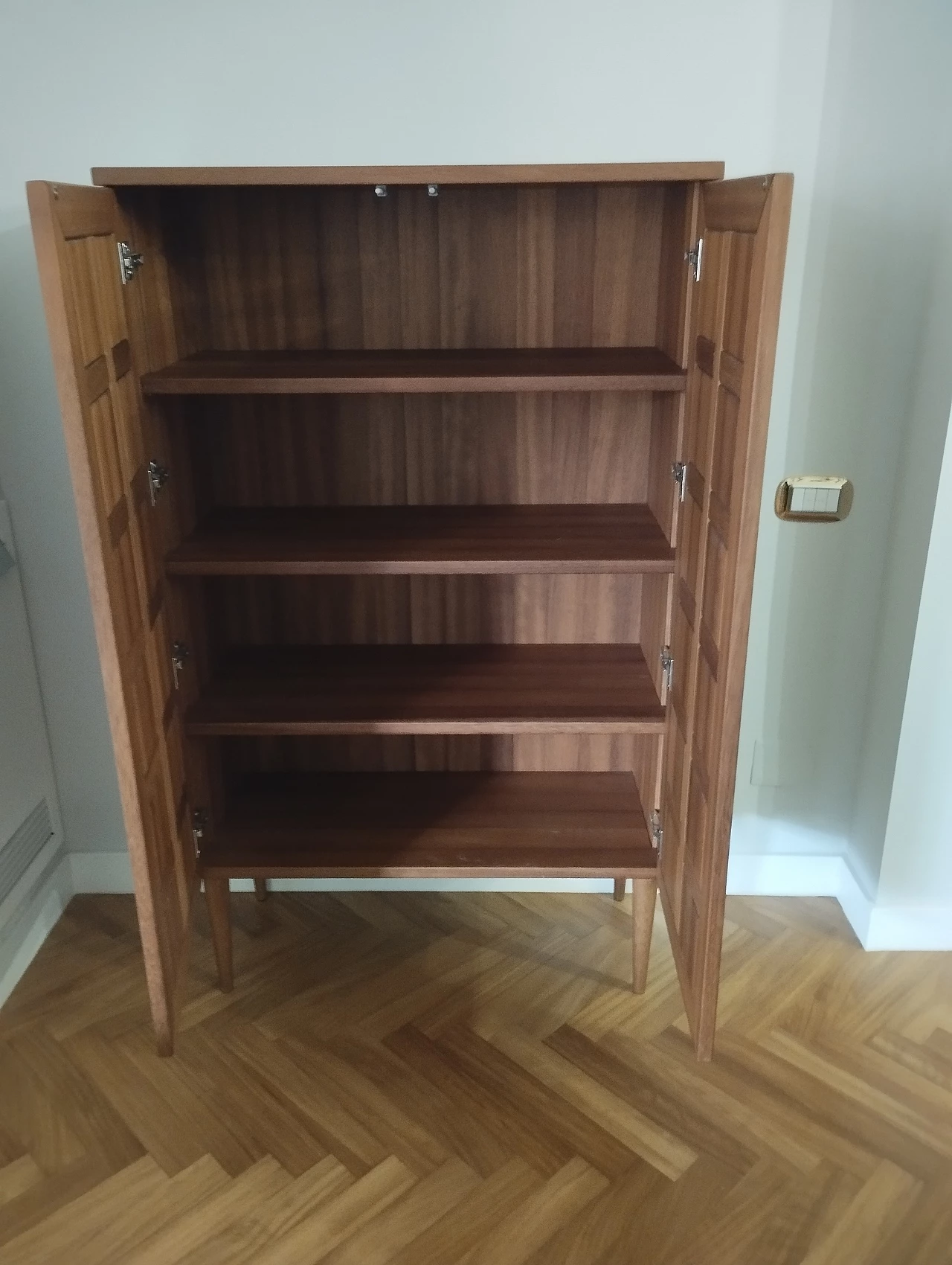 Iroko sideboard with geometric pattern 5