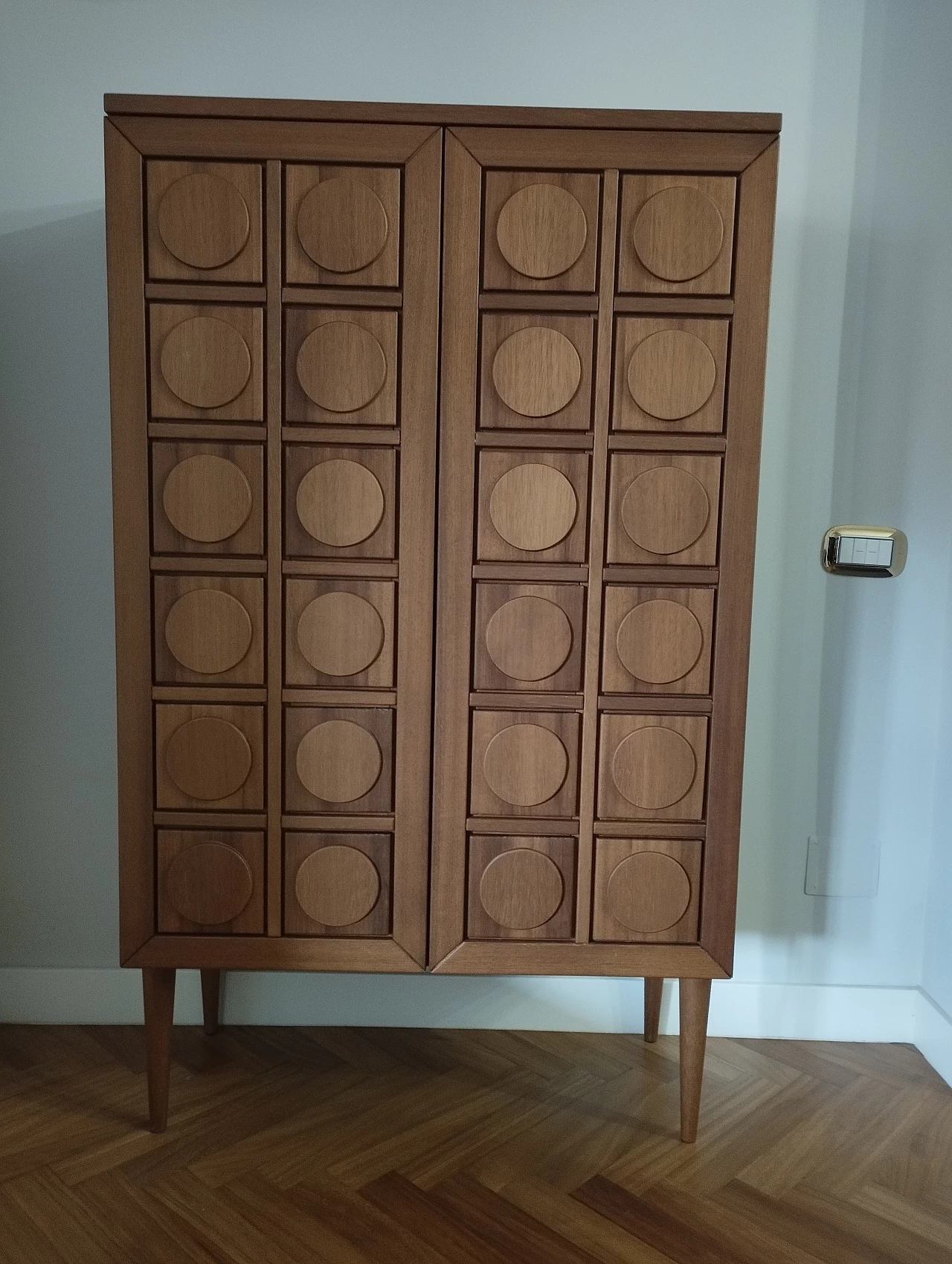 Iroko sideboard with geometric pattern 7