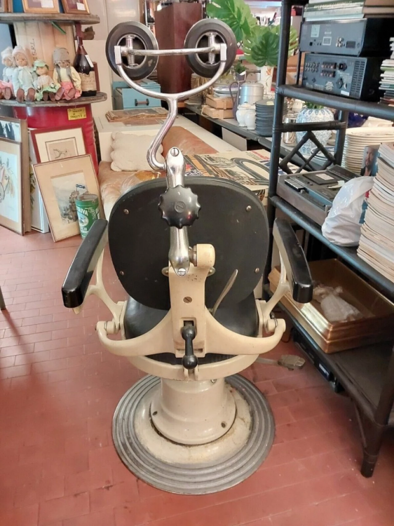 Metal and leather dentist's chair, early 20th century 3