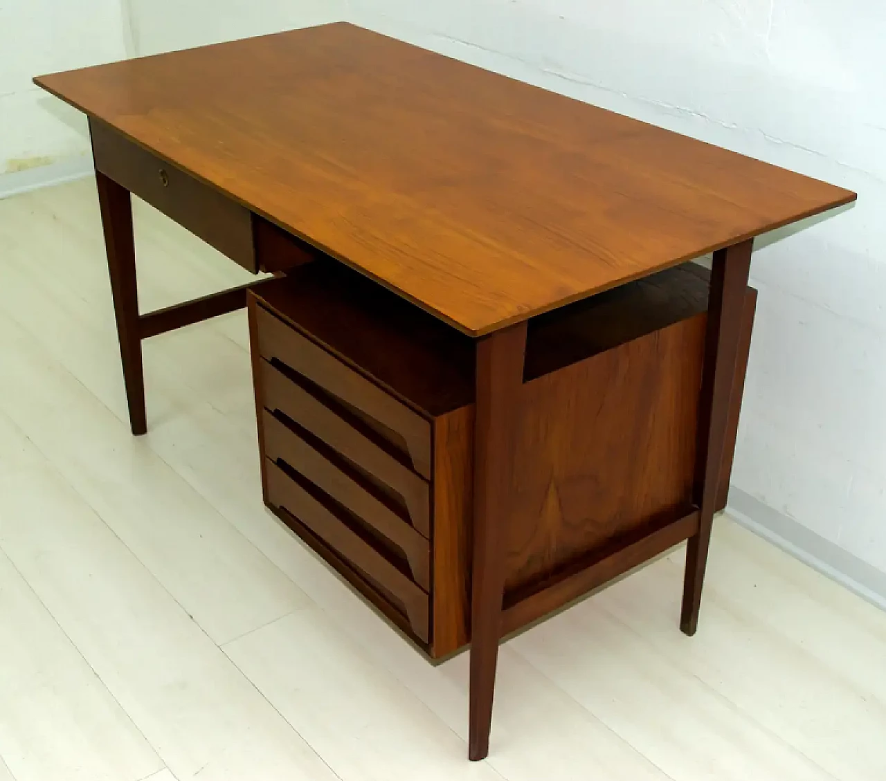 Teak wood desk and chair by Vittorio Dassi, 1950s 4