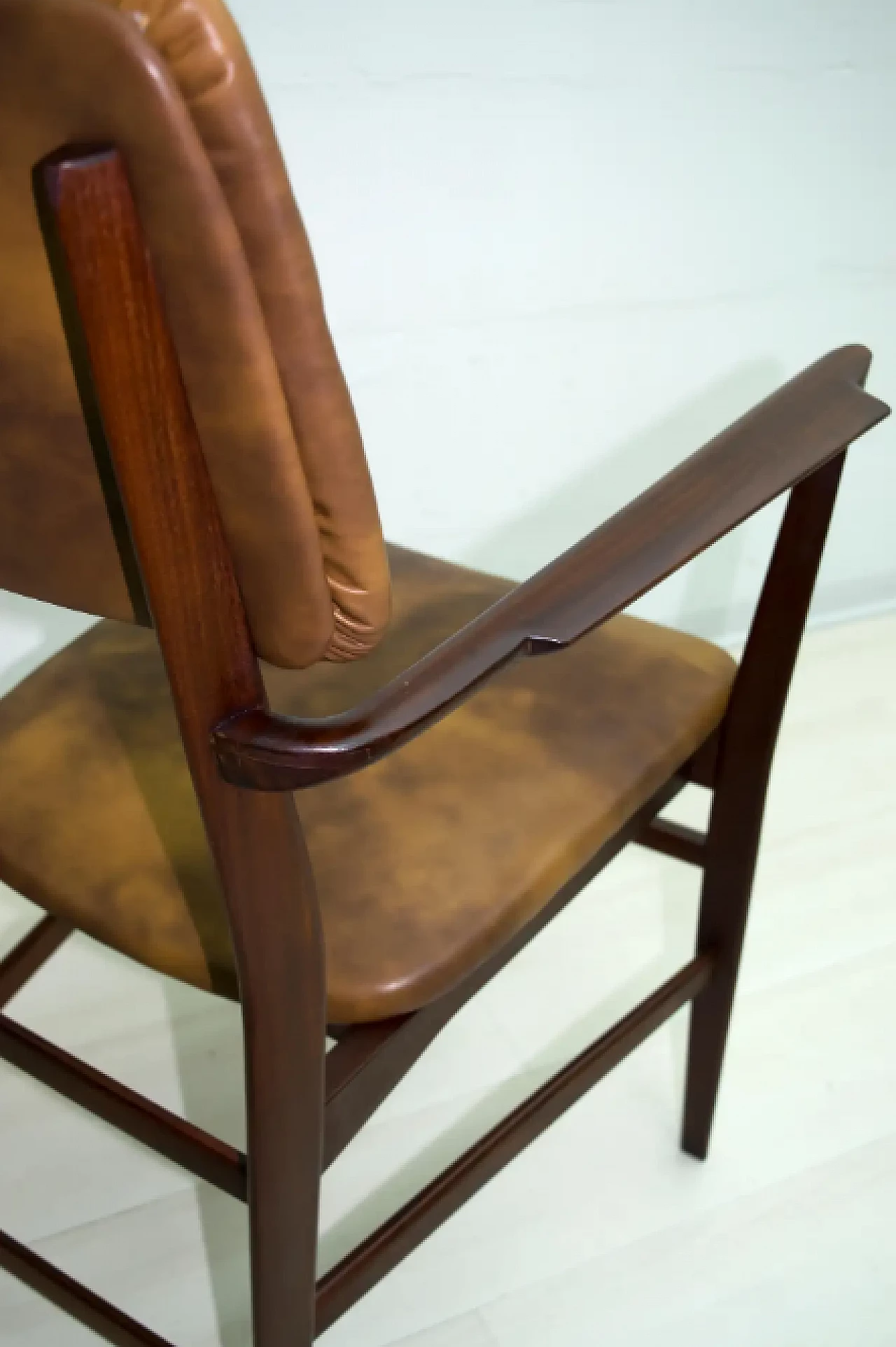 Teak wood desk and chair by Vittorio Dassi, 1950s 16