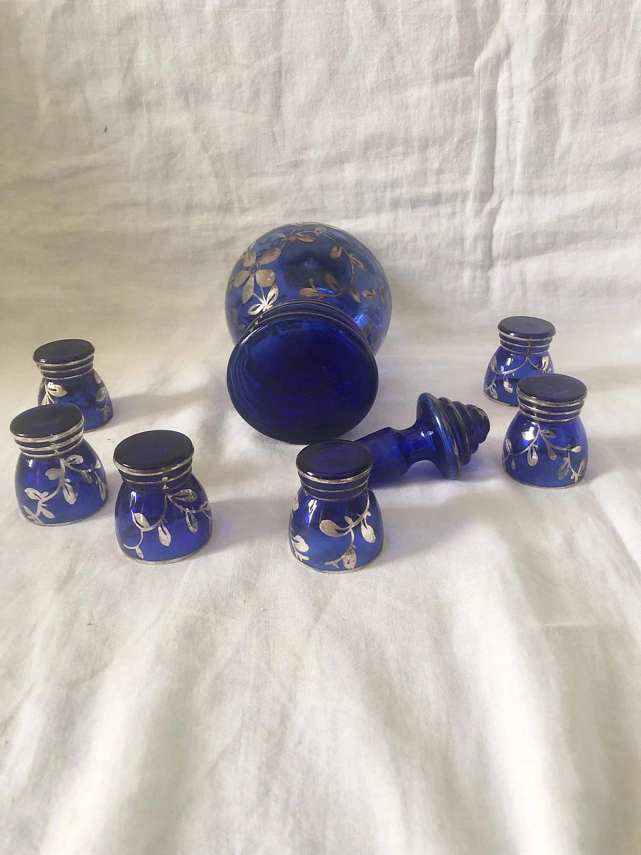 6 Art Deco glass liqueur cups and decanter, 1940s 5