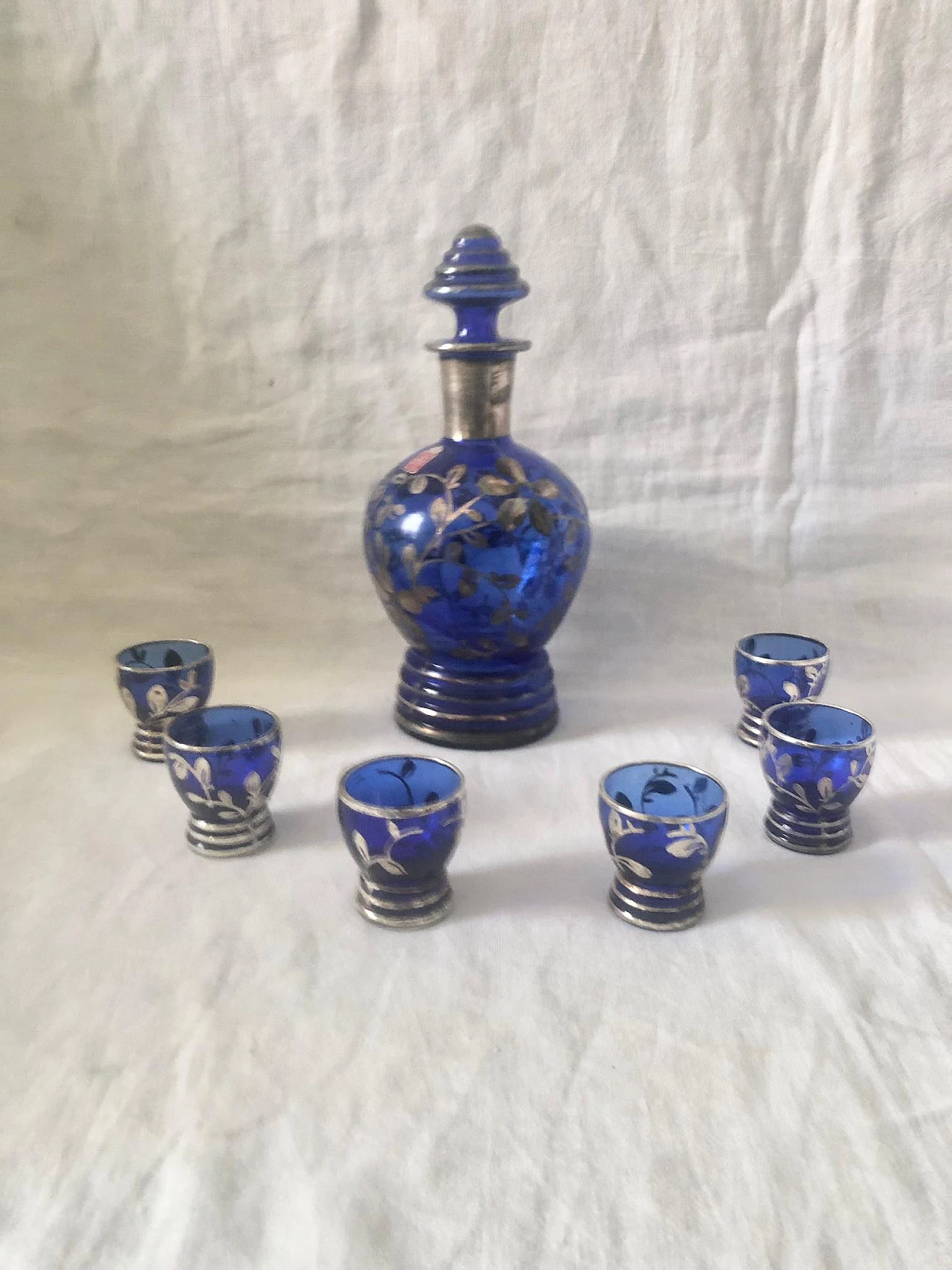 6 Art Deco glass liqueur cups and decanter, 1940s 6