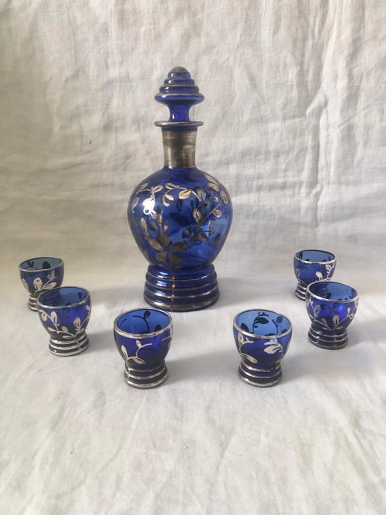 6 Art Deco glass liqueur cups and decanter, 1940s 8