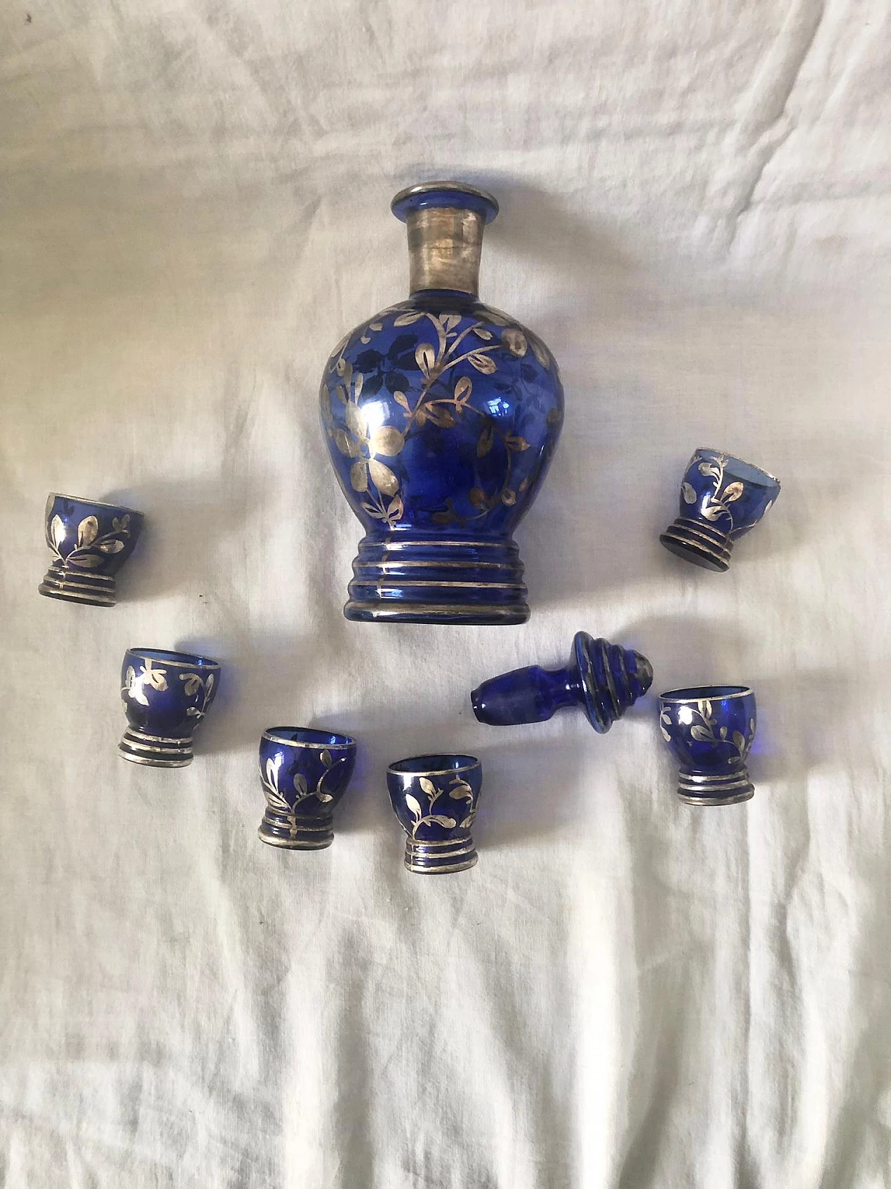 6 Art Deco glass liqueur cups and decanter, 1940s 10