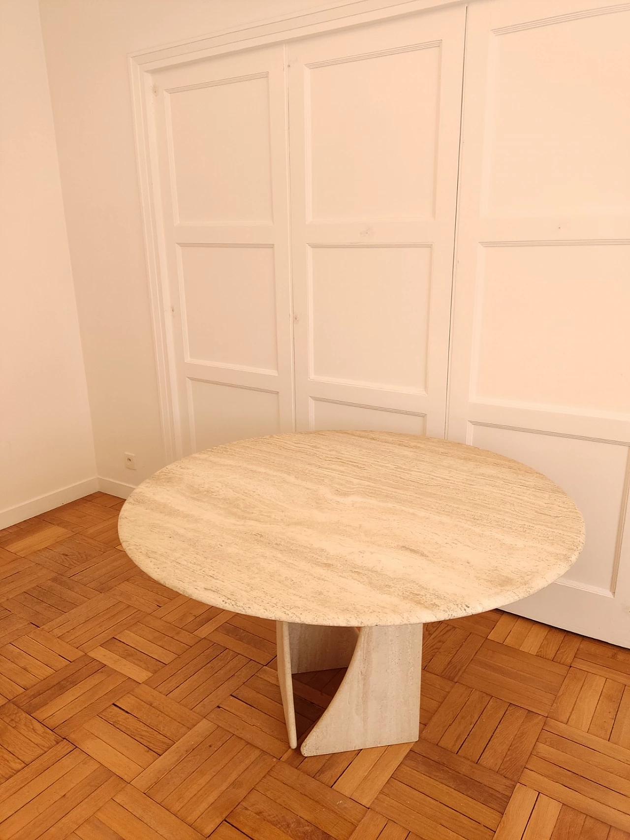 Round travertine table with helicoidal base by Claude Berraldacci, 1990s 10