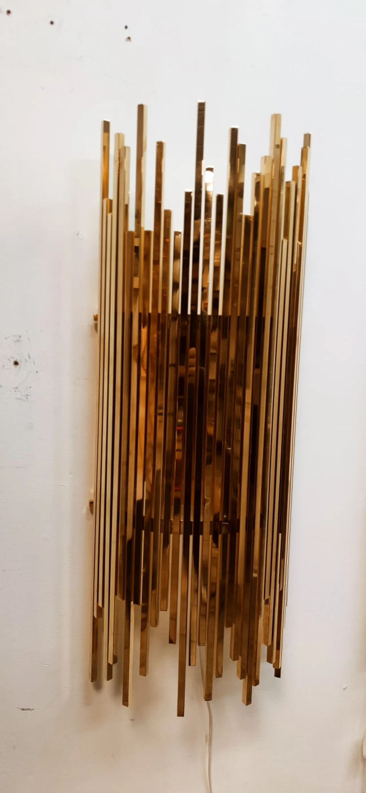 Pair of brass wall lights with square strips, 1970s 15