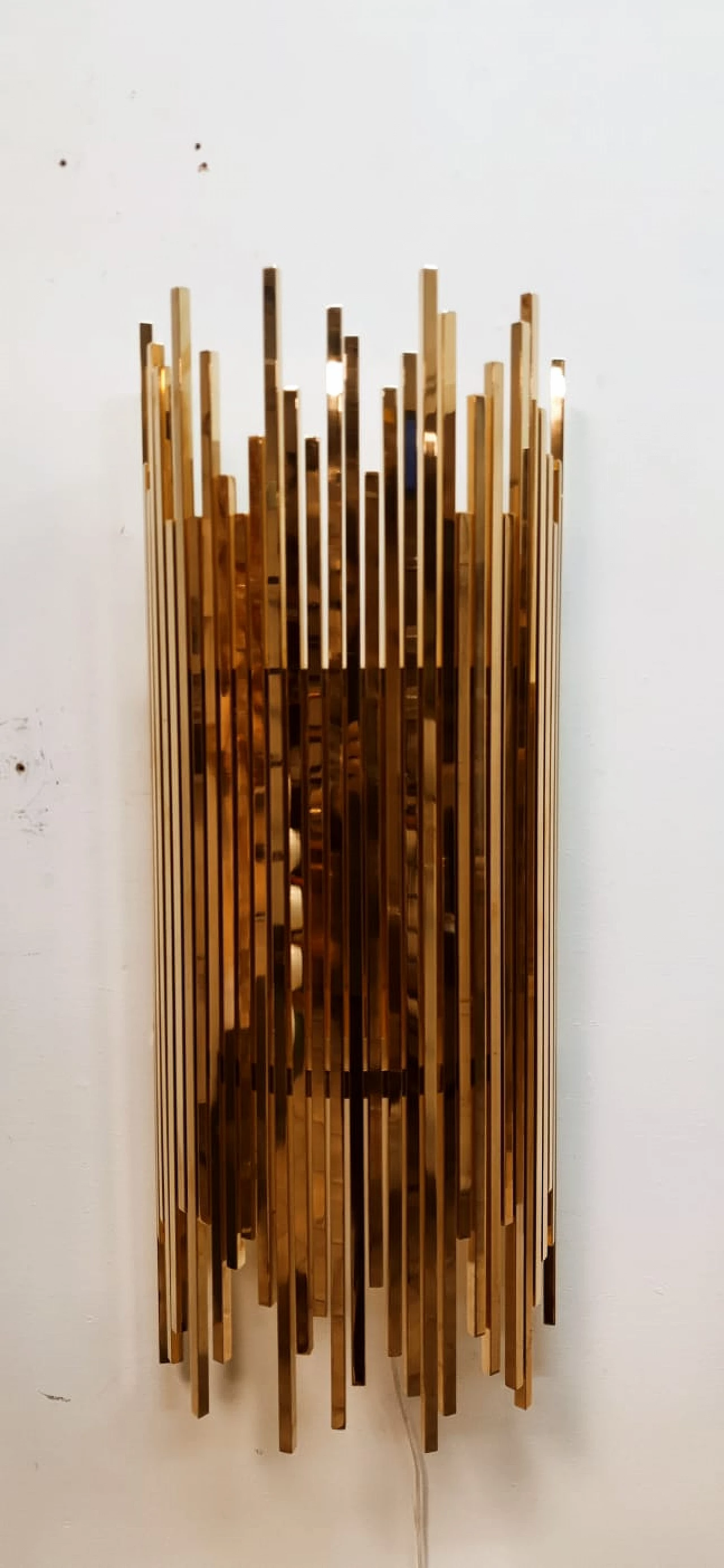 Pair of brass wall lights with square strips, 1970s 26