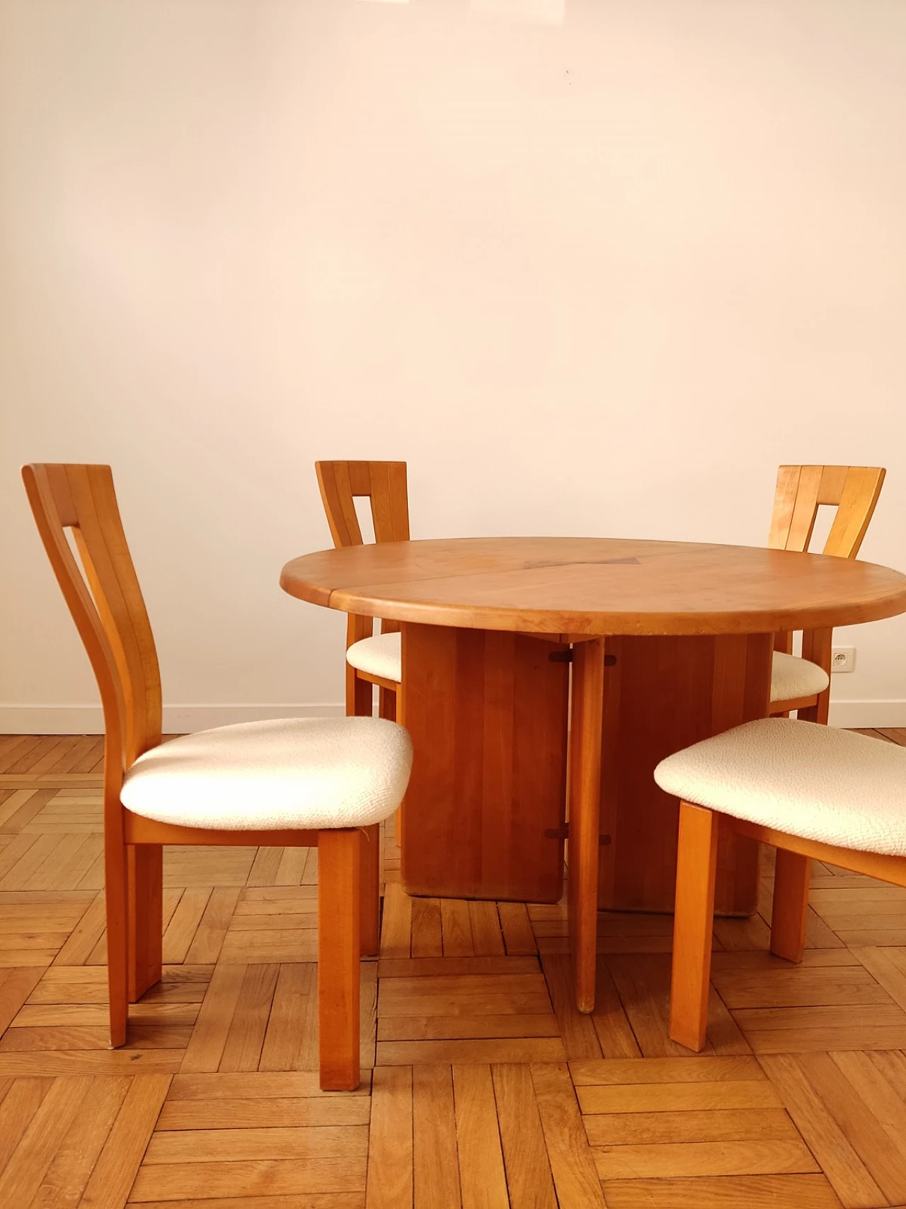 6 Wood and fabric chairs attributed to Seltz, 1970s 5