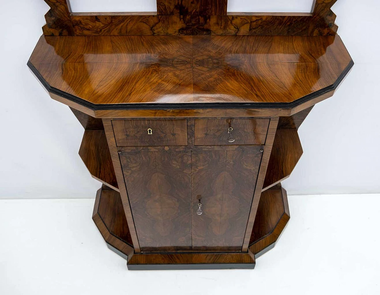 Walnut-root Art Deco sideboard with dodecagonal-framed mirror, early 20th century 7