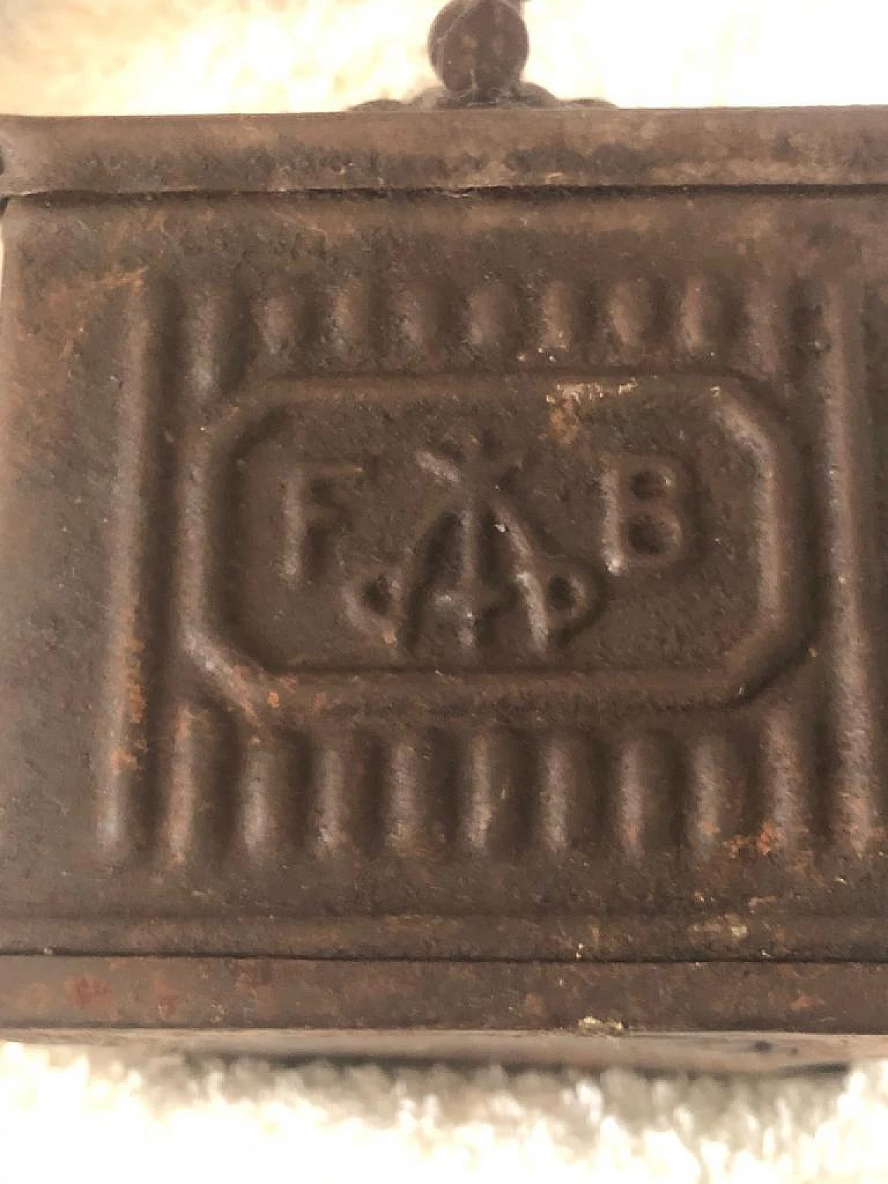 3 Macinacaffè in ferro e legno, anni '40 9