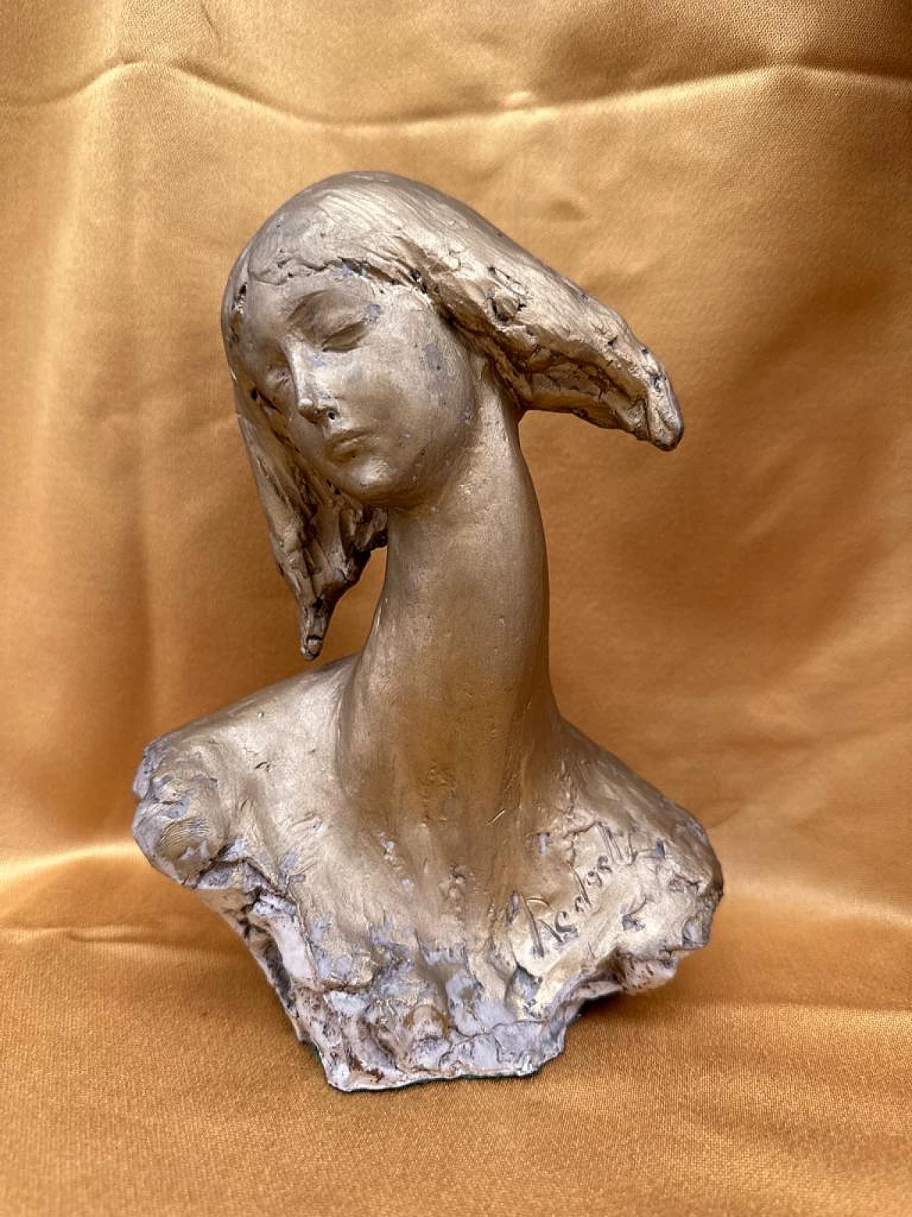 Gilded Capodimonte ceramic sculpture of woman with long neck 2