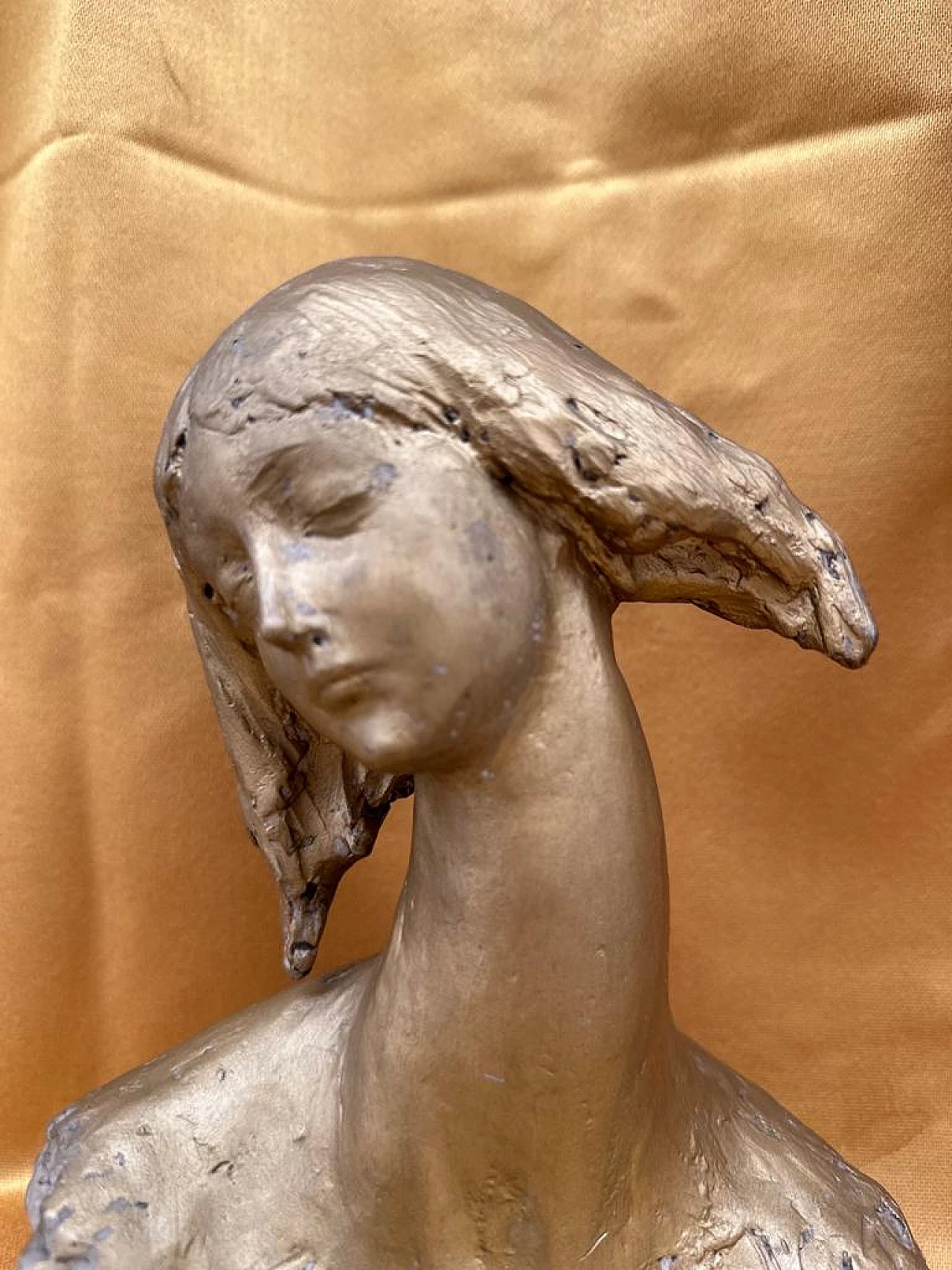 Gilded Capodimonte ceramic sculpture of woman with long neck 4