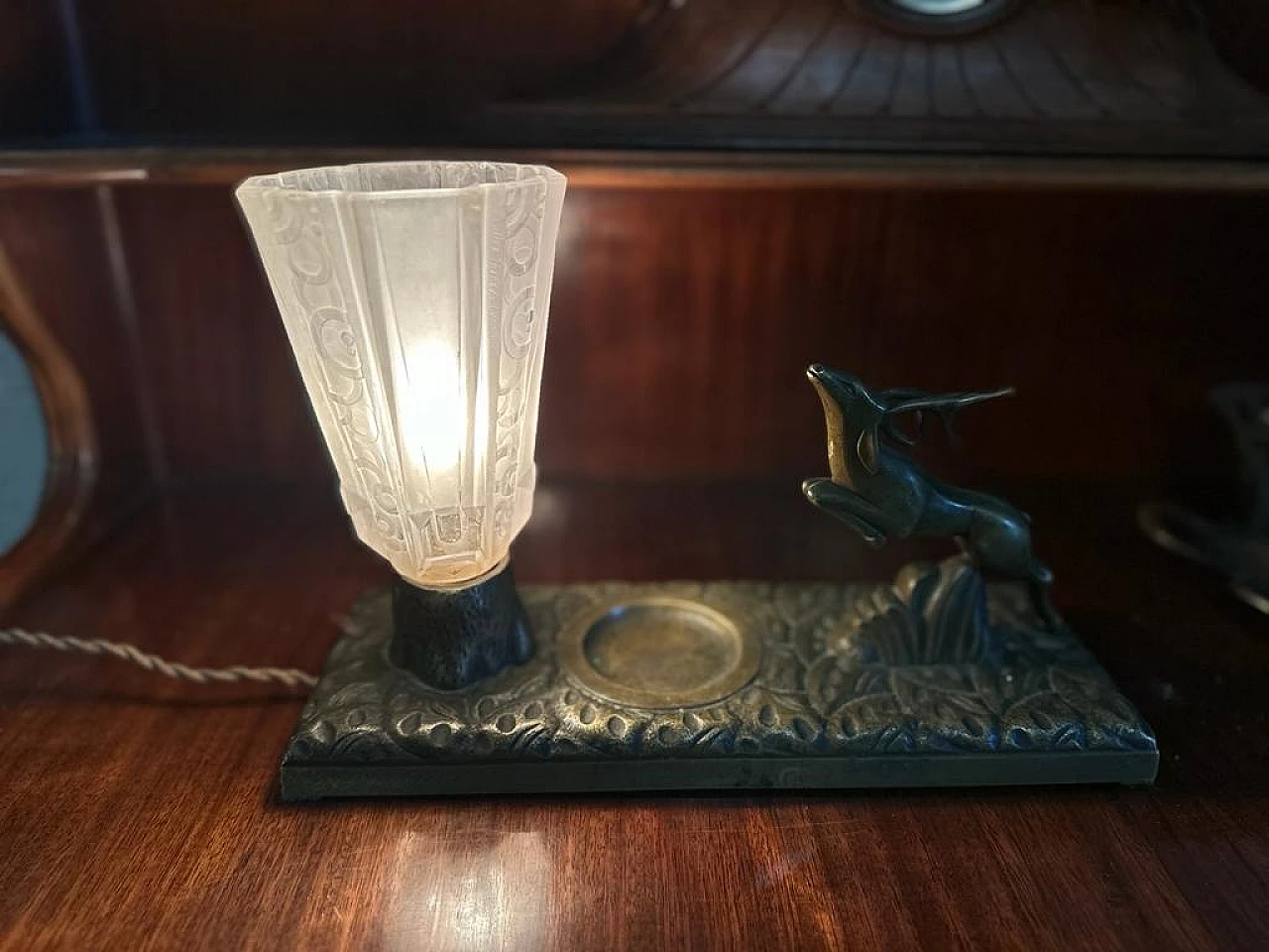 Art Deco bronze and glass table lamp with fawn 2