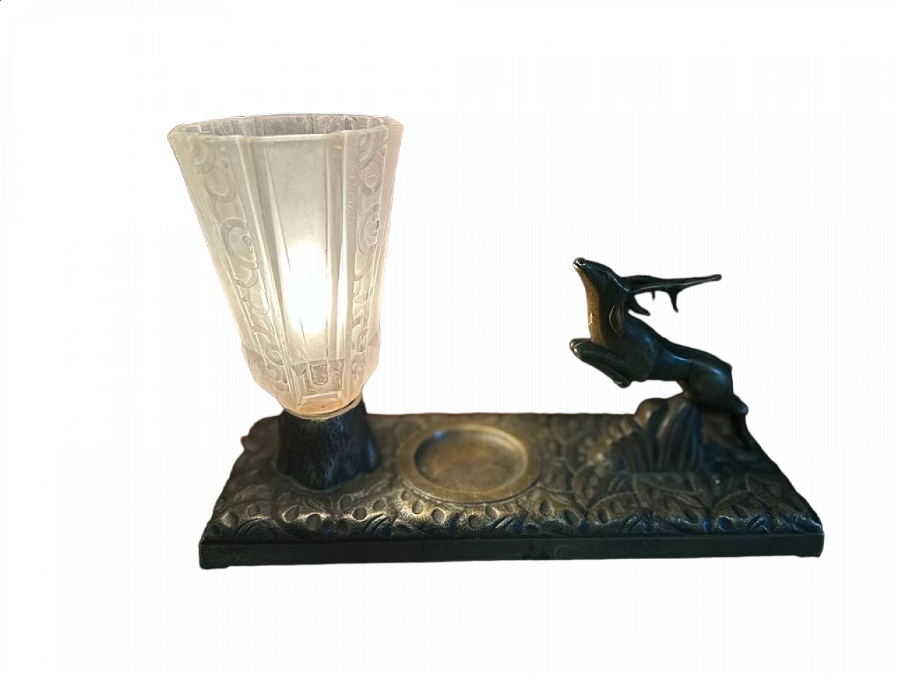 Art Deco bronze and glass table lamp with fawn 4