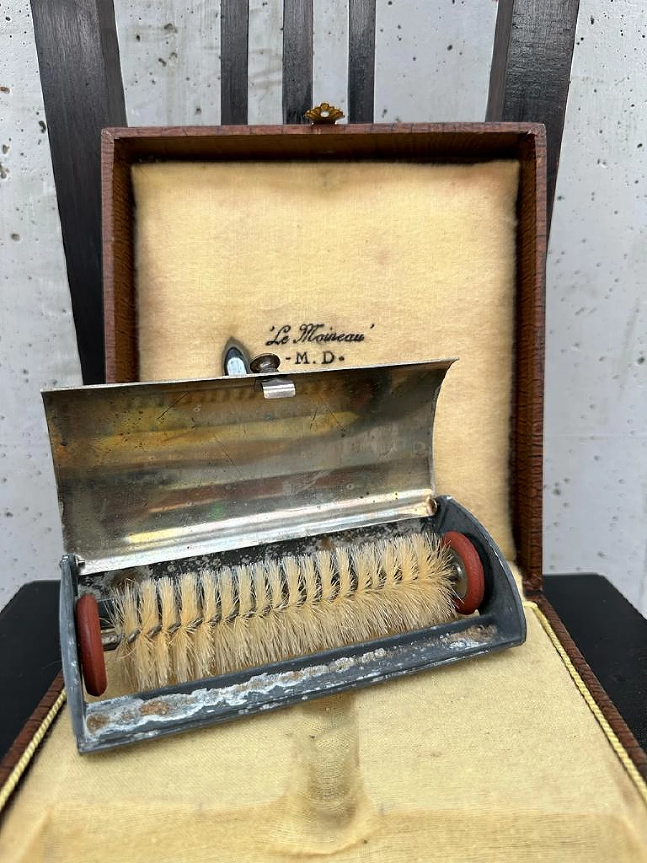 Metal crumb sweeper with box, 1930s 2