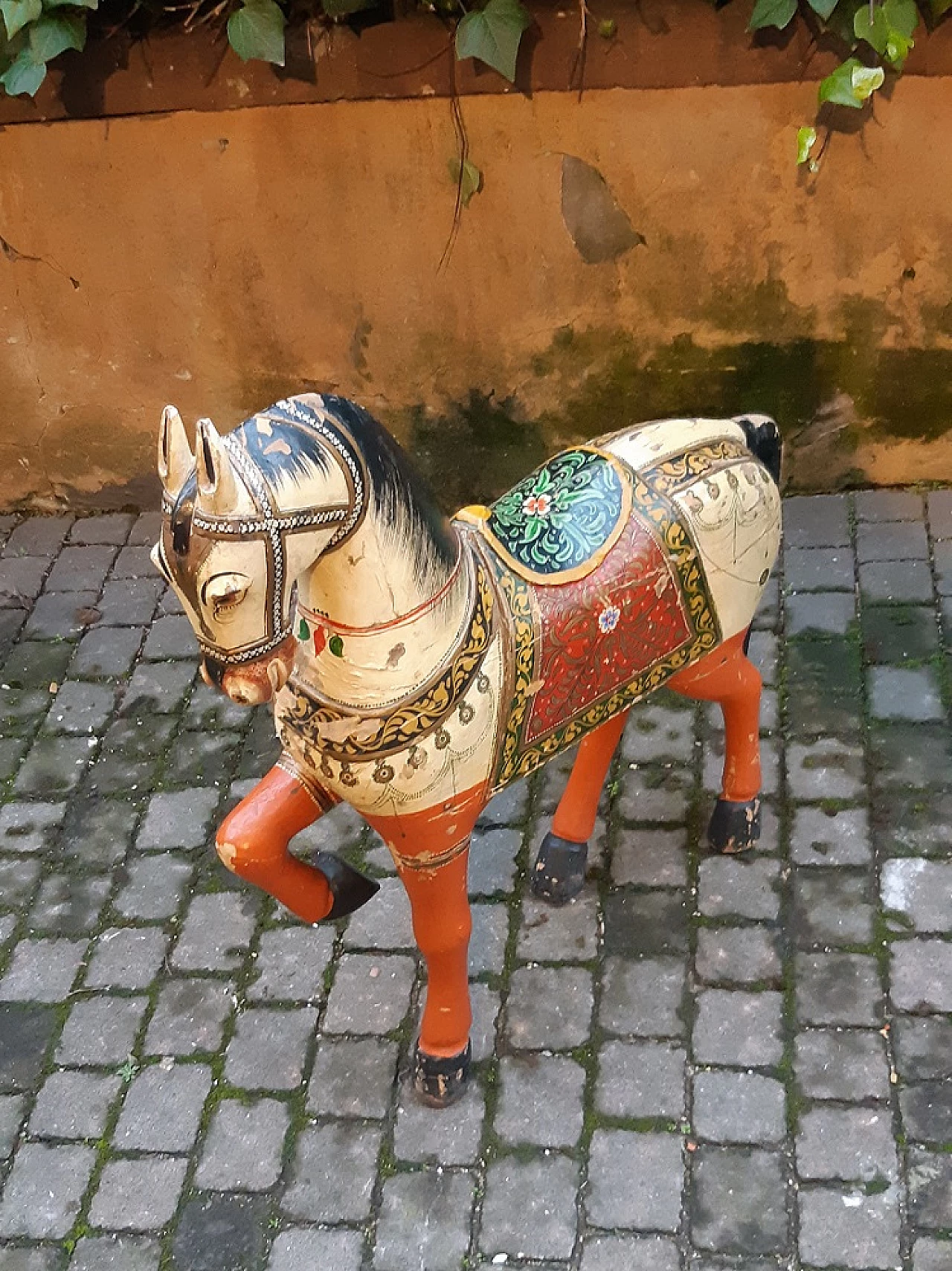 Scultura di cavallo in legno dipinto e decorato a mano, fine '800 9