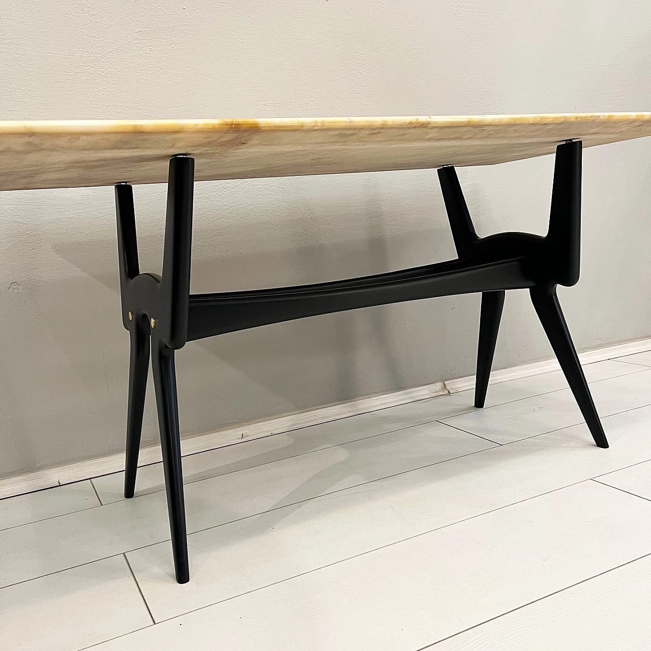 Coffee table with marble top and wooden legs, 1950s 4