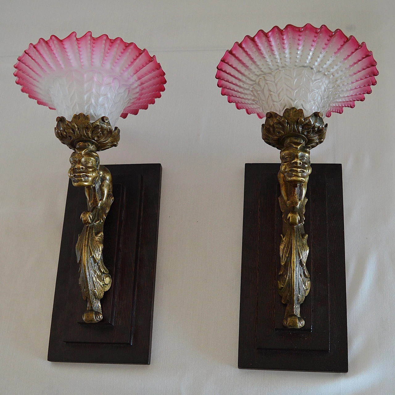 Pair of Art Deco wall lights with gargoyle and wooden bases, 1930s 4