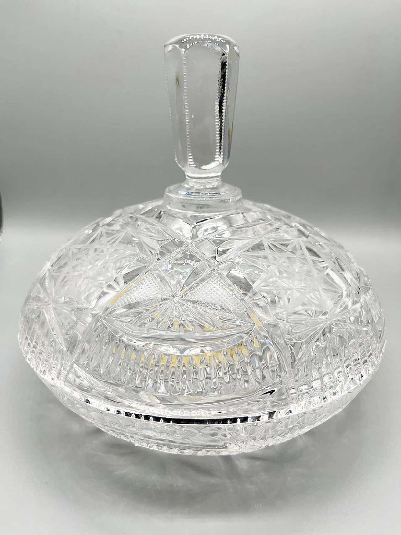 Bohemian crystal bowl with lid, early 20th century 5