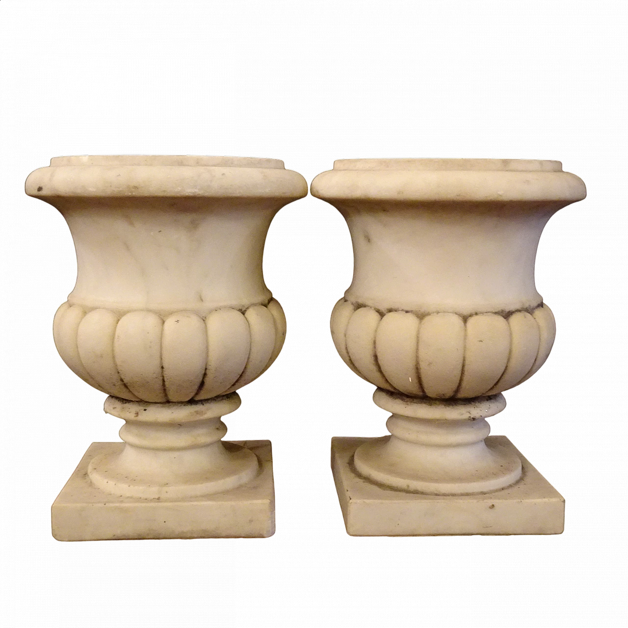 Pair of white Carrara marble vases, early 20th century 8