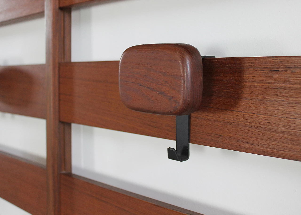 Walnut coat rack by Poltronova, 1960s 2